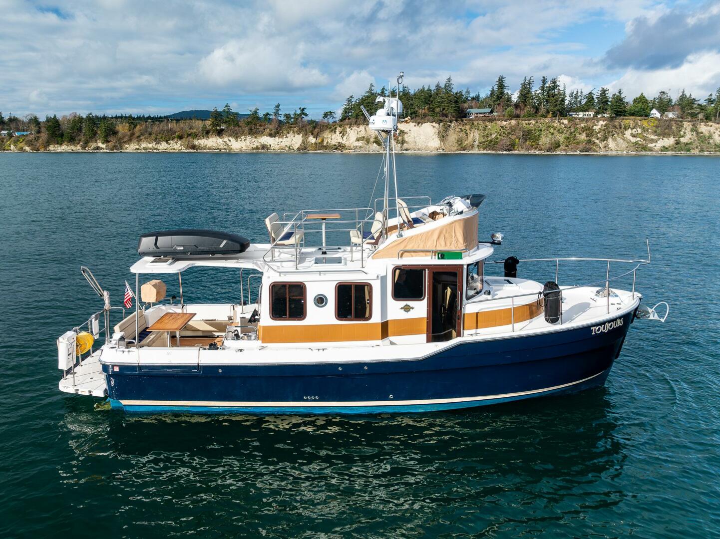 Slide: The Image of Ranger Tug R-31 CB 2021 - 4864312