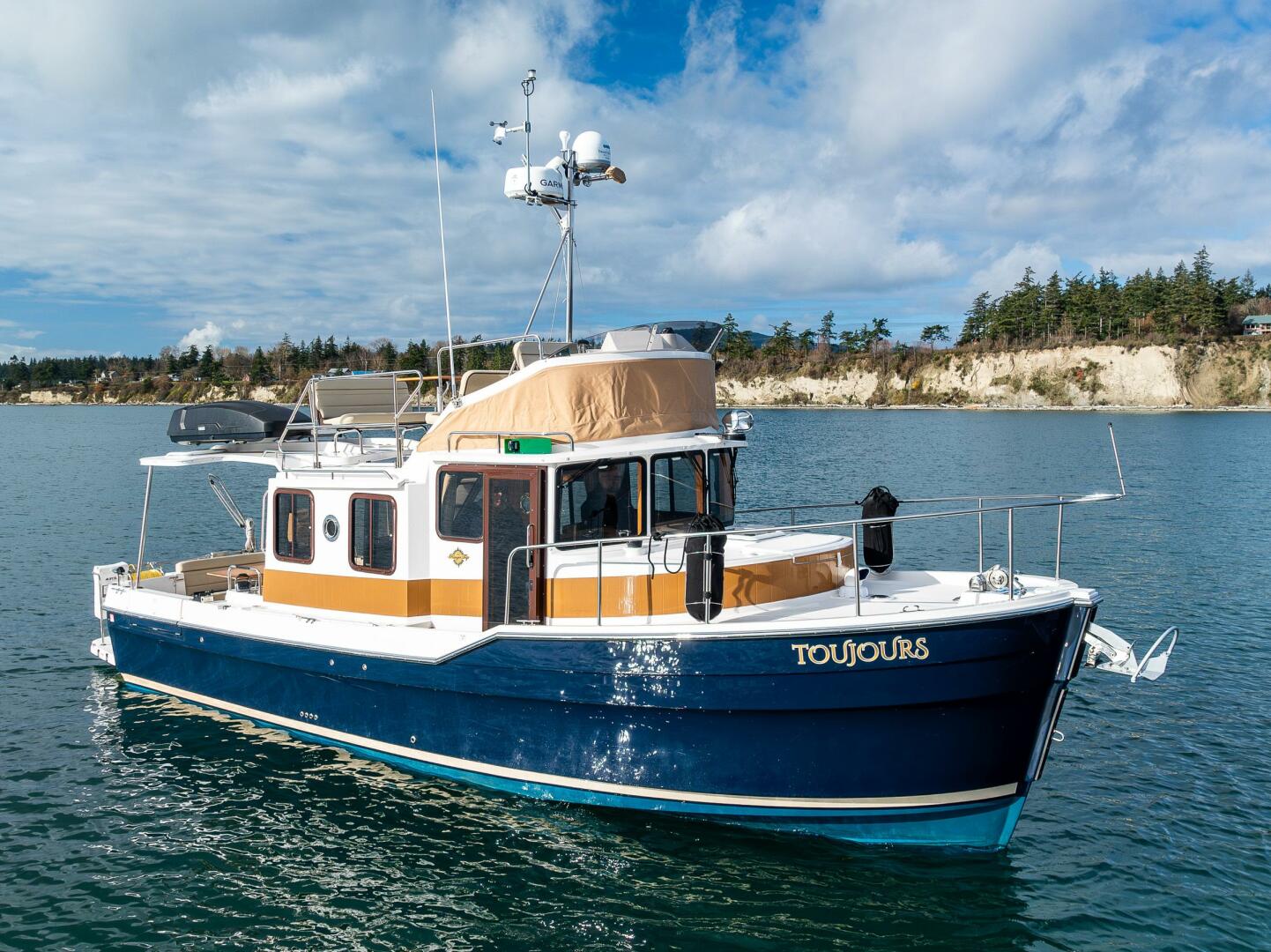 Slide: The Image of Ranger Tug R-31 CB 2021 - 4864314