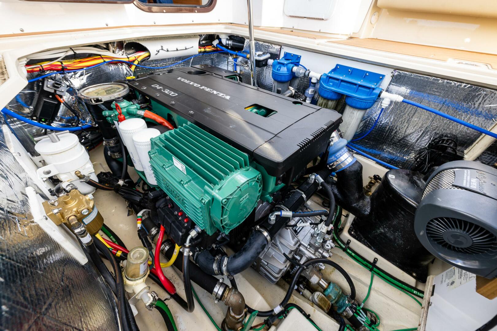 Slide: The Image of Ranger Tug R-31 CB 2021 - 4864354