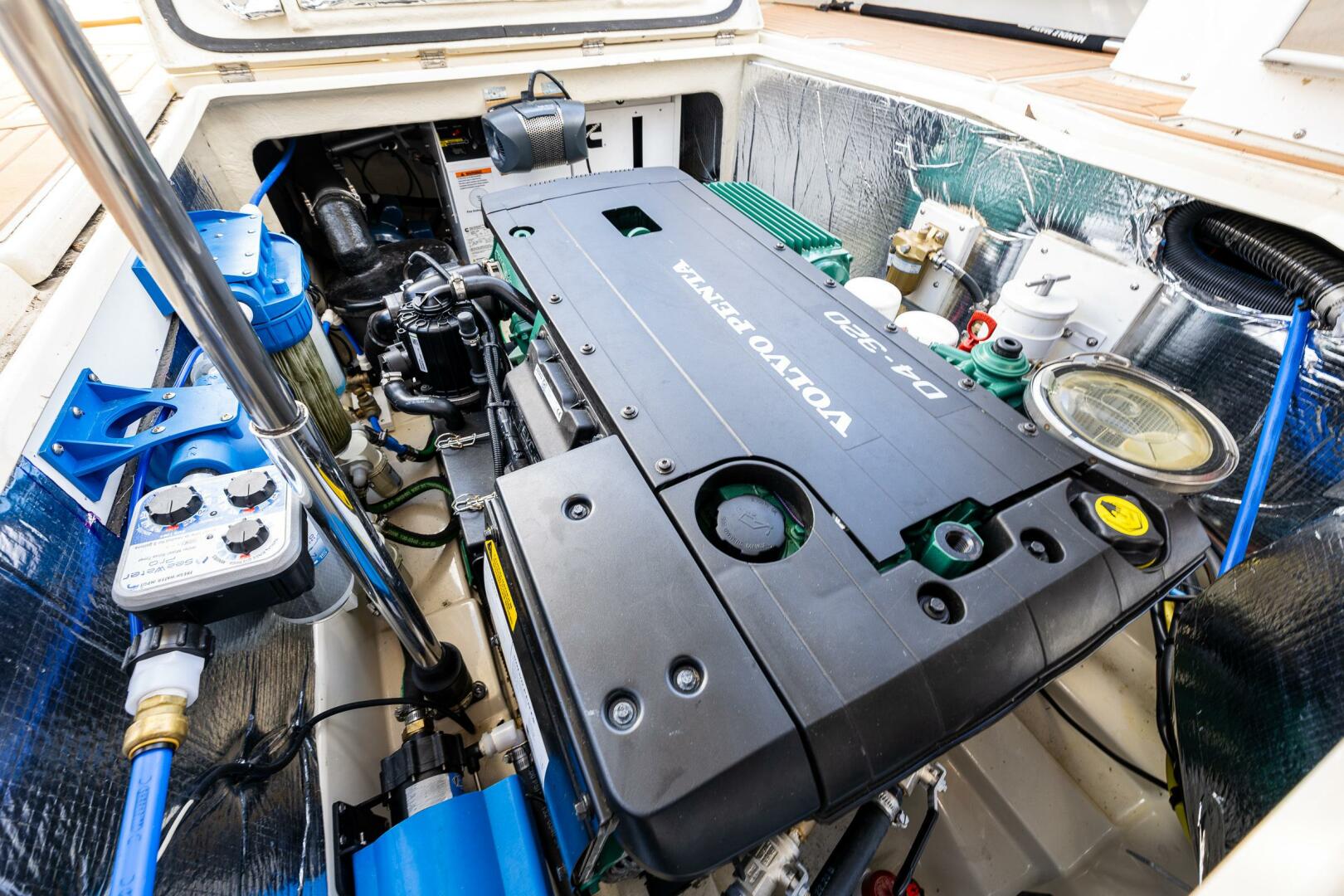 Slide: The Image of Ranger Tug R-31 CB 2021 - 4864356