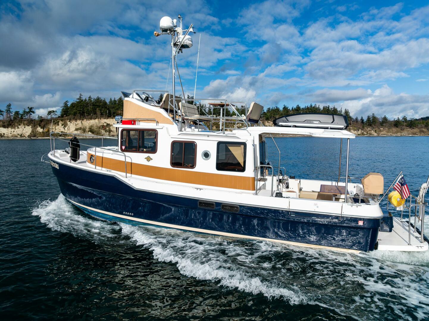 Slide: The Image of Ranger Tug R-31 CB 2021 - 4864366