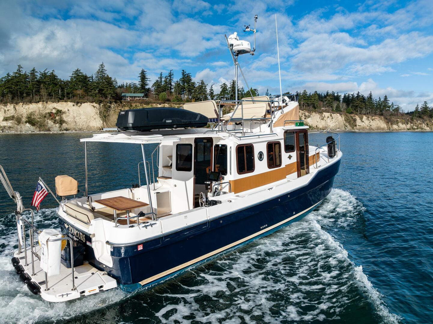 Slide: The Image of Ranger Tug R-31 CB 2021 - 4864367
