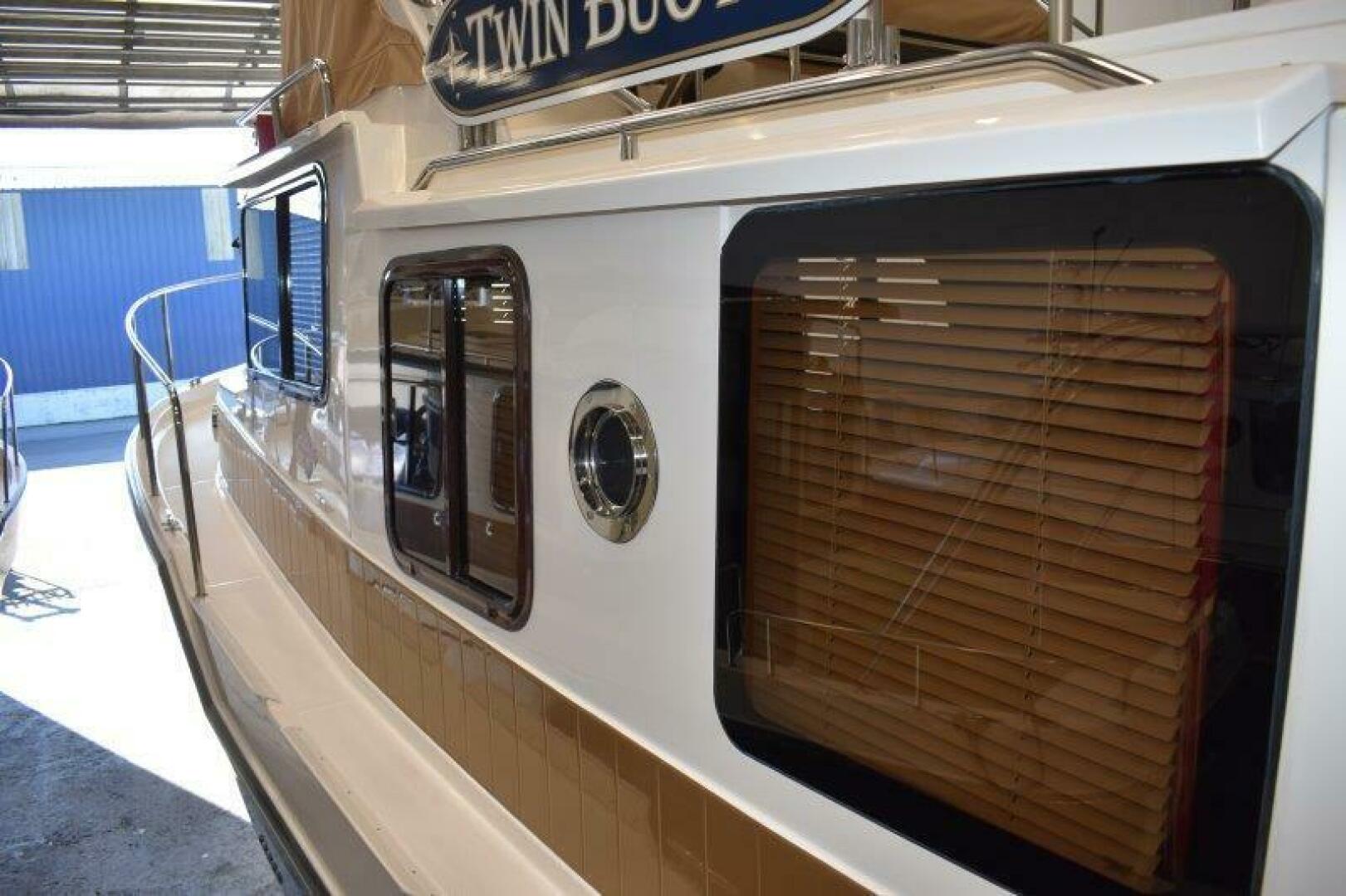 Slide: The Image of Ranger Tug R-31 Command Bridge Luxury Edition 2018 - 5154668