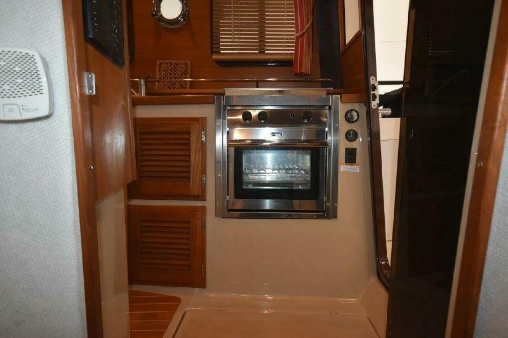 Slide: The Image of Ranger Tug R-31 Command Bridge Luxury Edition 2018 - 5154692