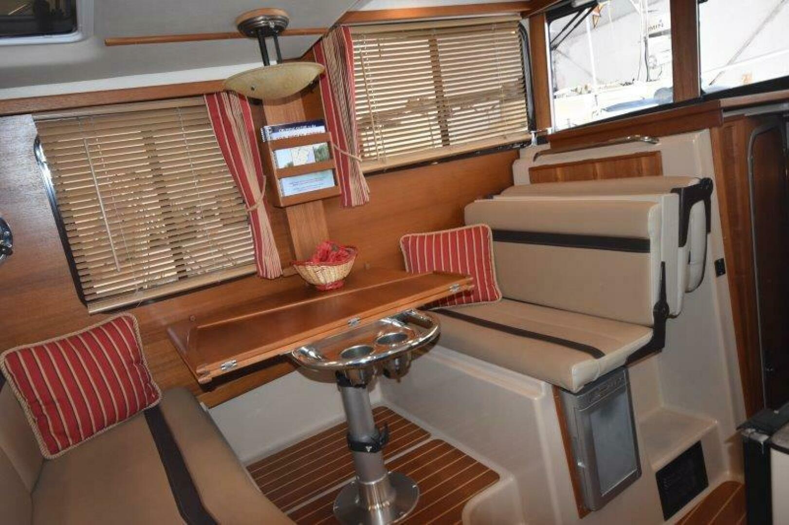 Slide: The Image of Ranger Tug R-31 Command Bridge Luxury Edition 2018 - 5154696