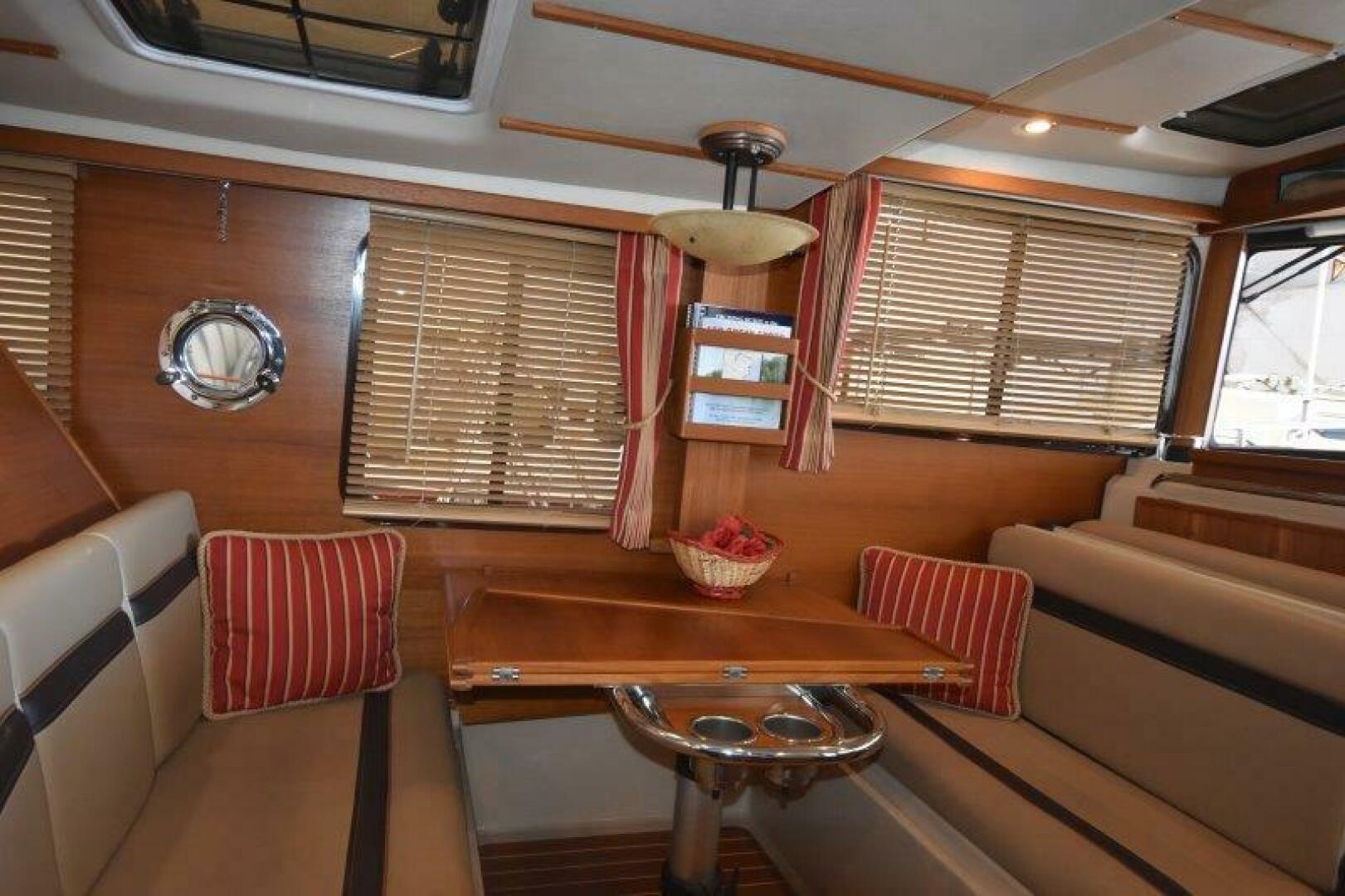 Slide: The Image of Ranger Tug R-31 Command Bridge Luxury Edition 2018 - 5154697