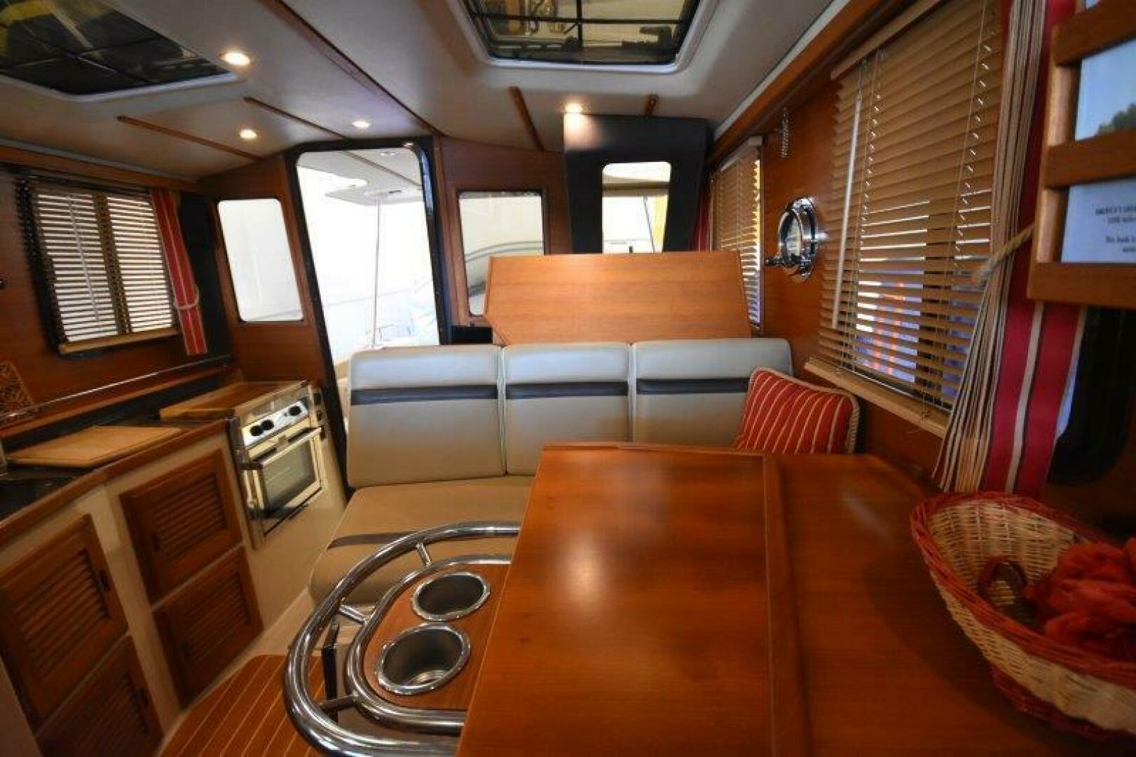 Slide: The Image of Ranger Tug R-31 Command Bridge Luxury Edition 2018 - 5154700