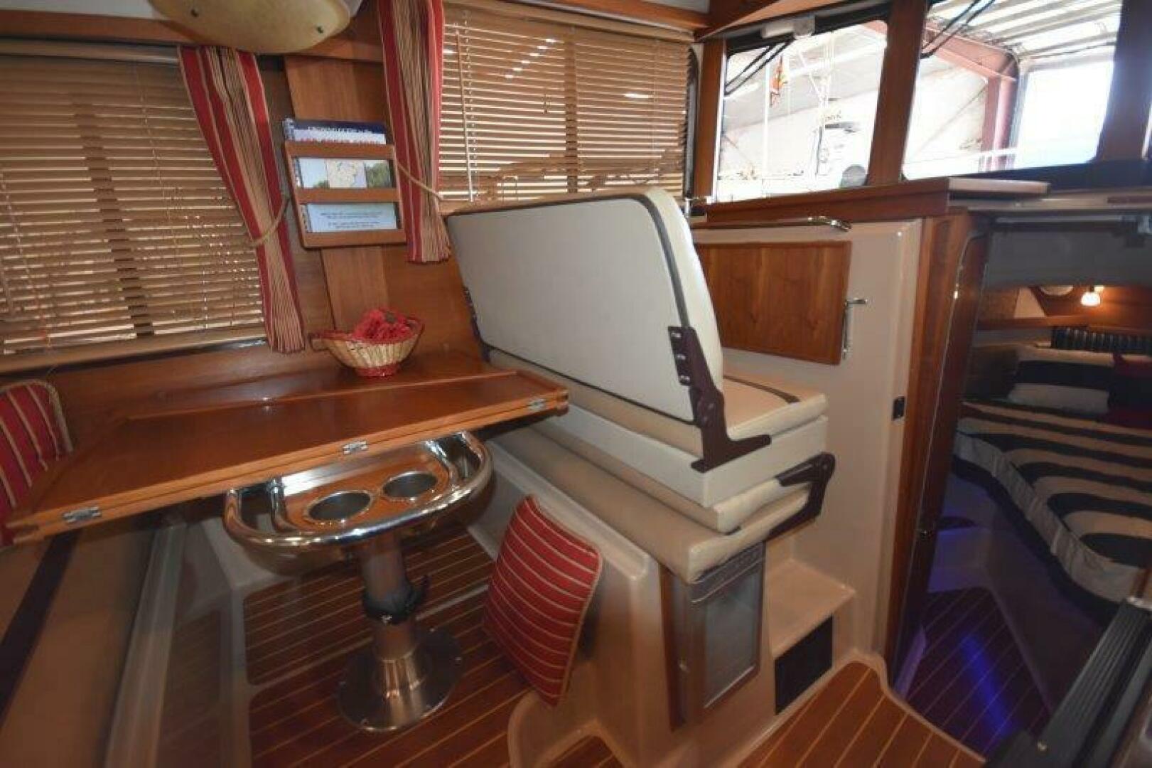 Slide: The Image of Ranger Tug R-31 Command Bridge Luxury Edition 2018 - 5154704