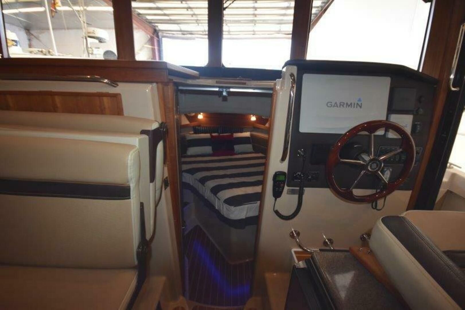 Slide: The Image of Ranger Tug R-31 Command Bridge Luxury Edition 2018 - 5154706