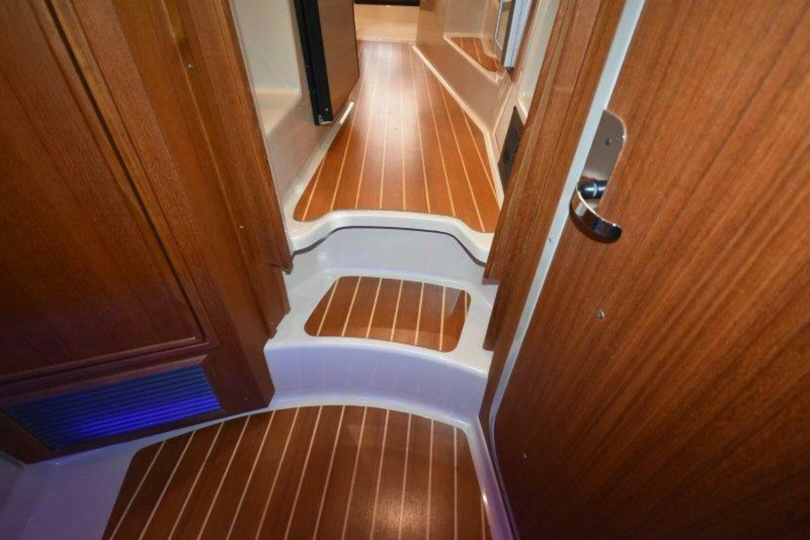 Slide: The Image of Ranger Tug R-31 Command Bridge Luxury Edition 2018 - 5154715