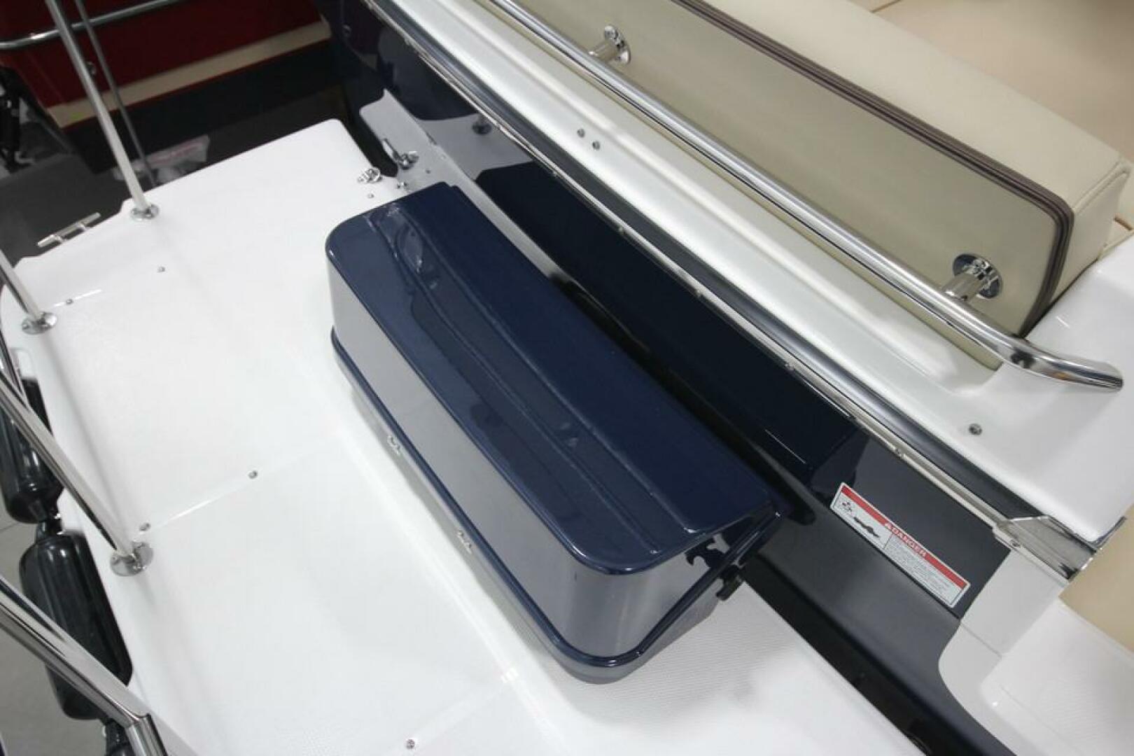 Slide: The Image of Ranger Tug R-31 Command Bridge Luxury Edition 2025 - 5157104