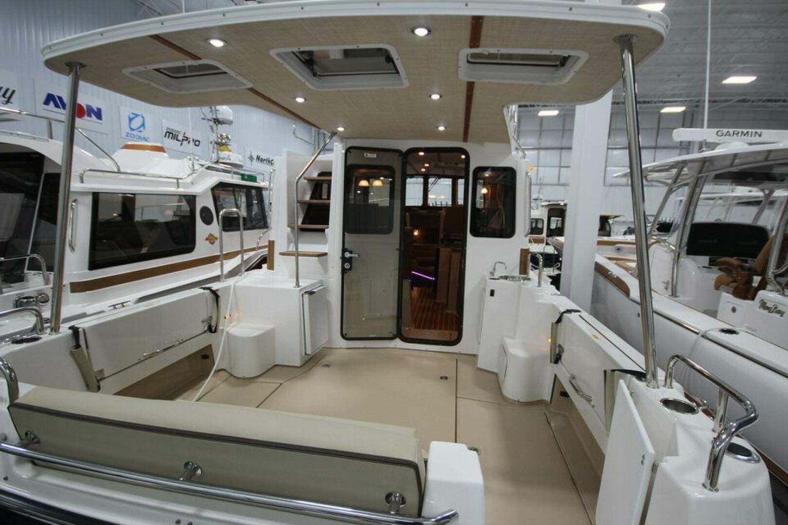 Slide: The Image of Ranger Tug R-31 Command Bridge Luxury Edition 2025 - 5157107