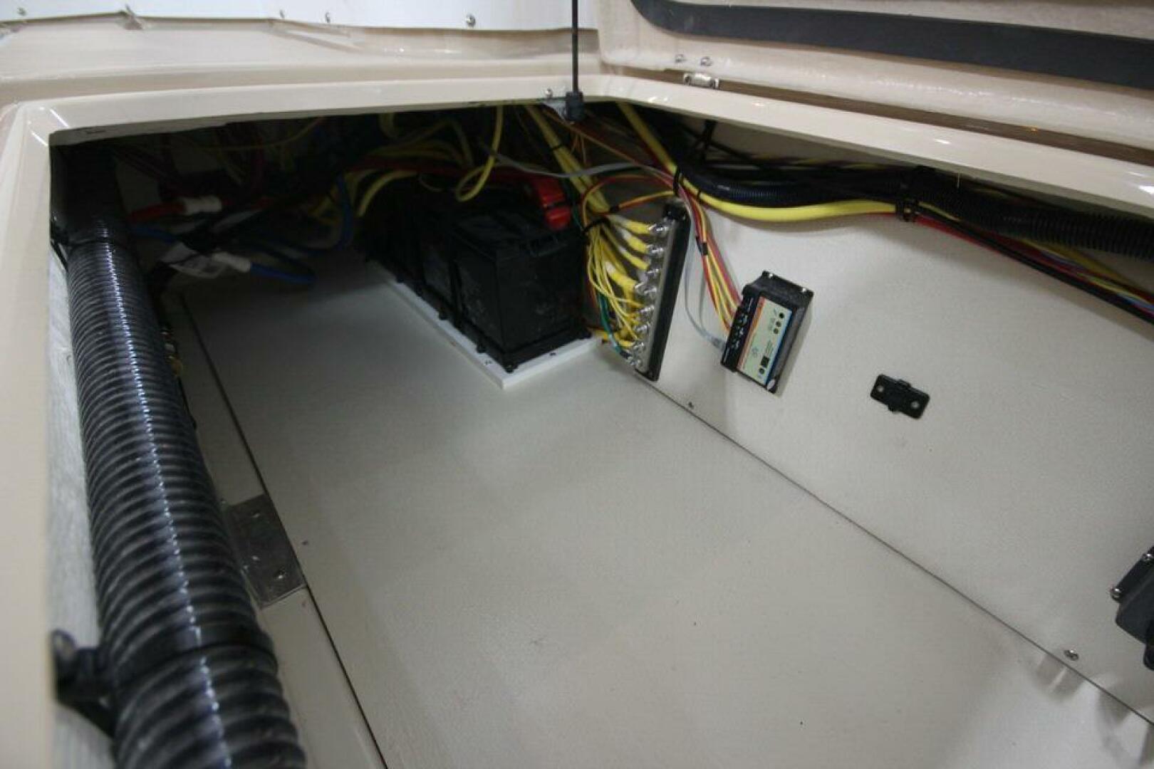 Slide: The Image of Ranger Tug R-31 Command Bridge Luxury Edition 2025 - 5157116