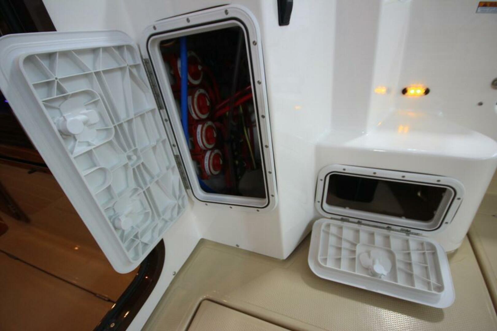 Slide: The Image of Ranger Tug R-31 Command Bridge Luxury Edition 2025 - 5157123