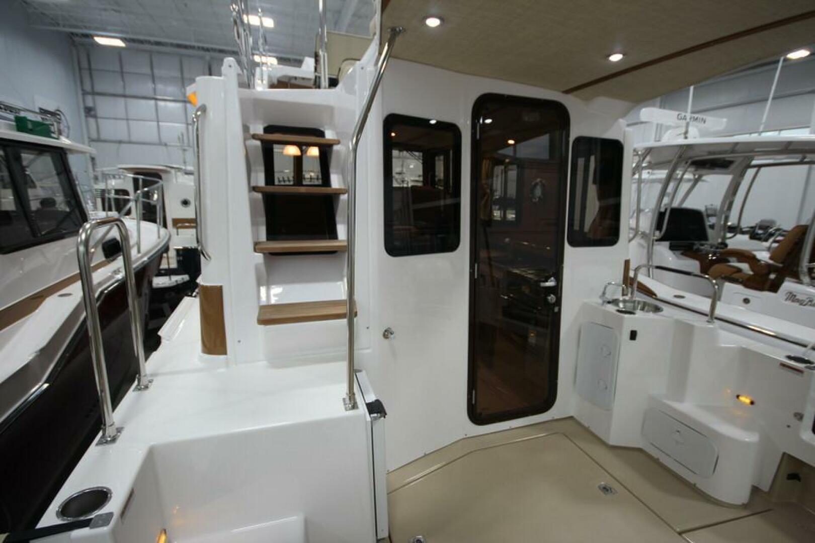 Slide: The Image of Ranger Tug R-31 Command Bridge Luxury Edition 2025 - 5157127