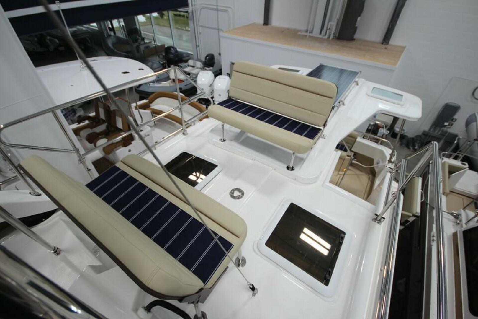 Slide: The Image of Ranger Tug R-31 Command Bridge Luxury Edition 2025 - 5157130