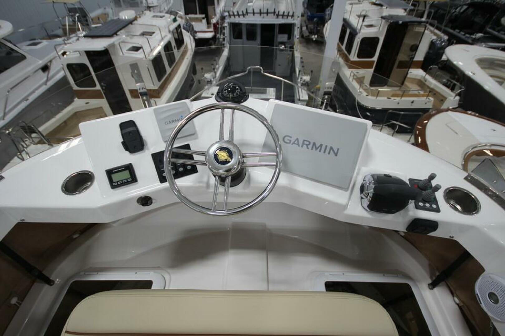 Slide: The Image of Ranger Tug R-31 Command Bridge Luxury Edition 2025 - 5157132