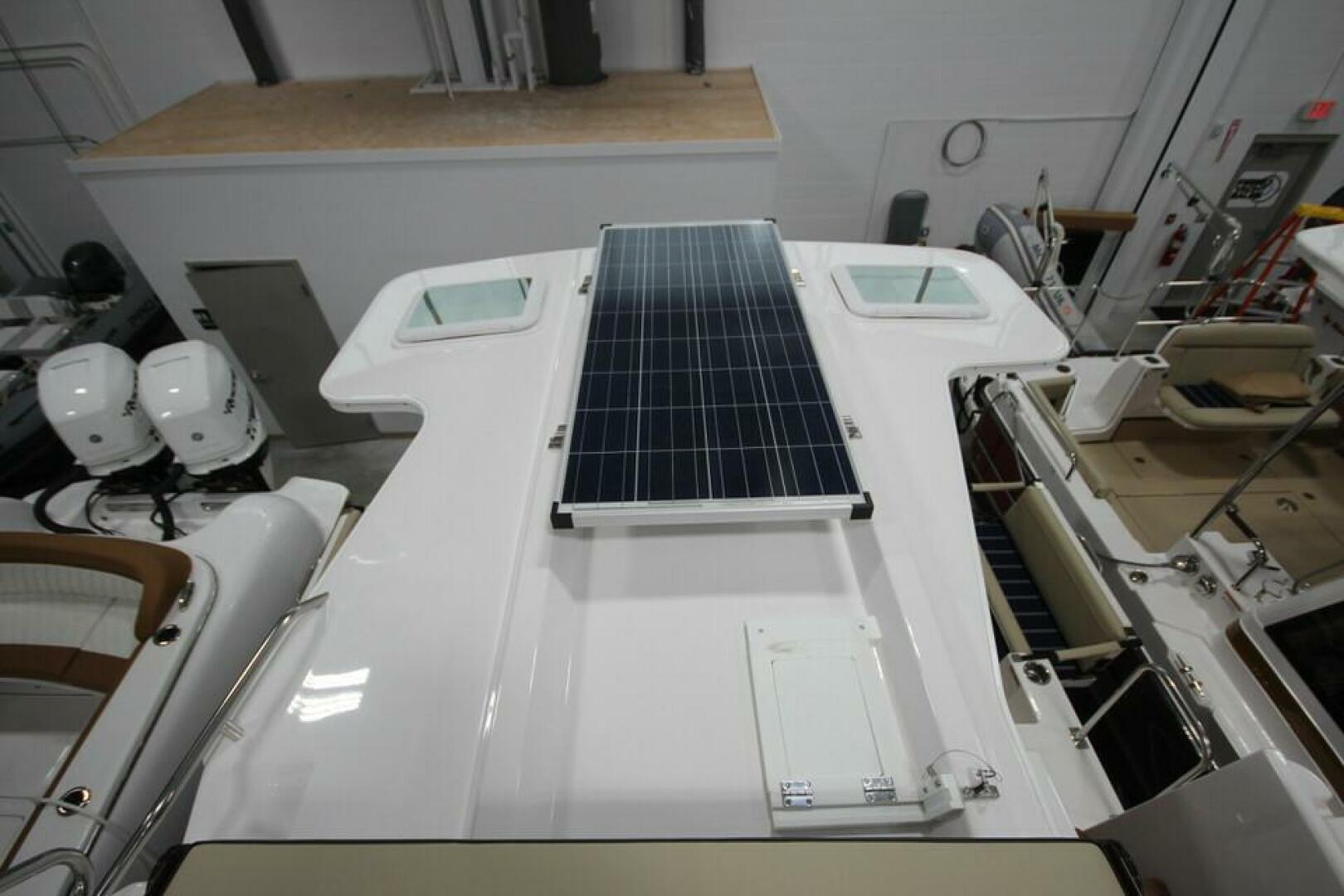 Slide: The Image of Ranger Tug R-31 Command Bridge Luxury Edition 2025 - 5157134