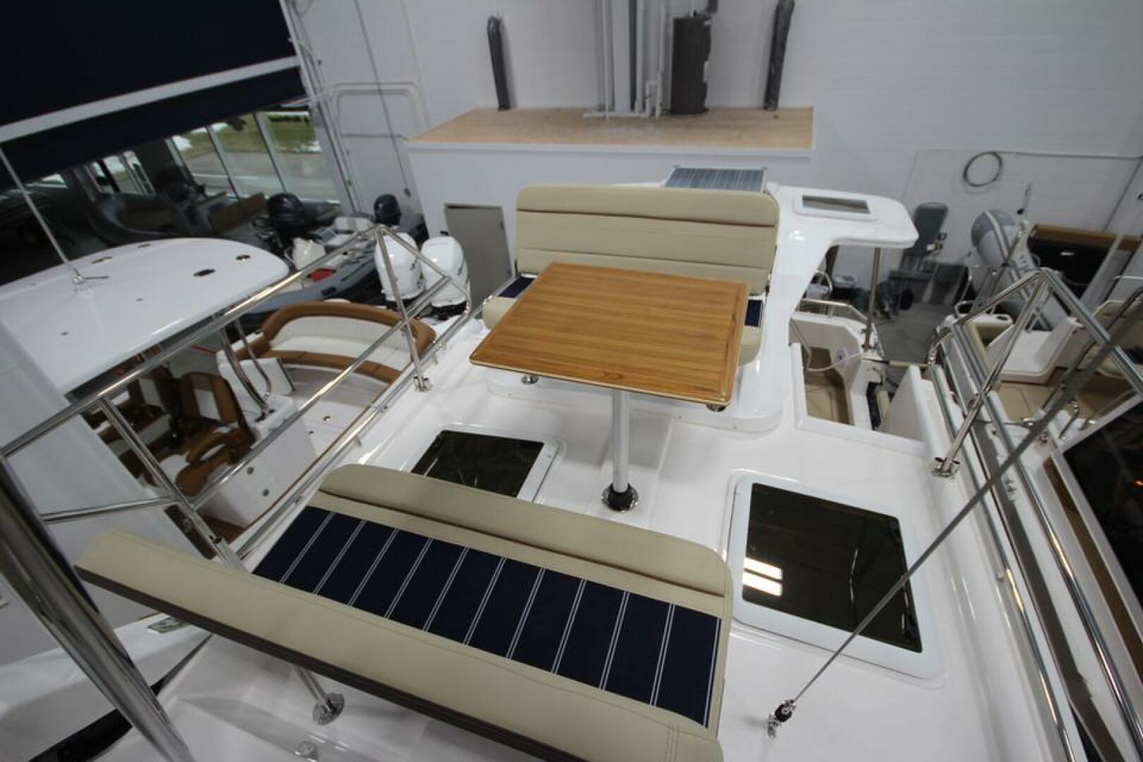 Slide: The Image of Ranger Tug R-31 Command Bridge Luxury Edition 2025 - 5157138