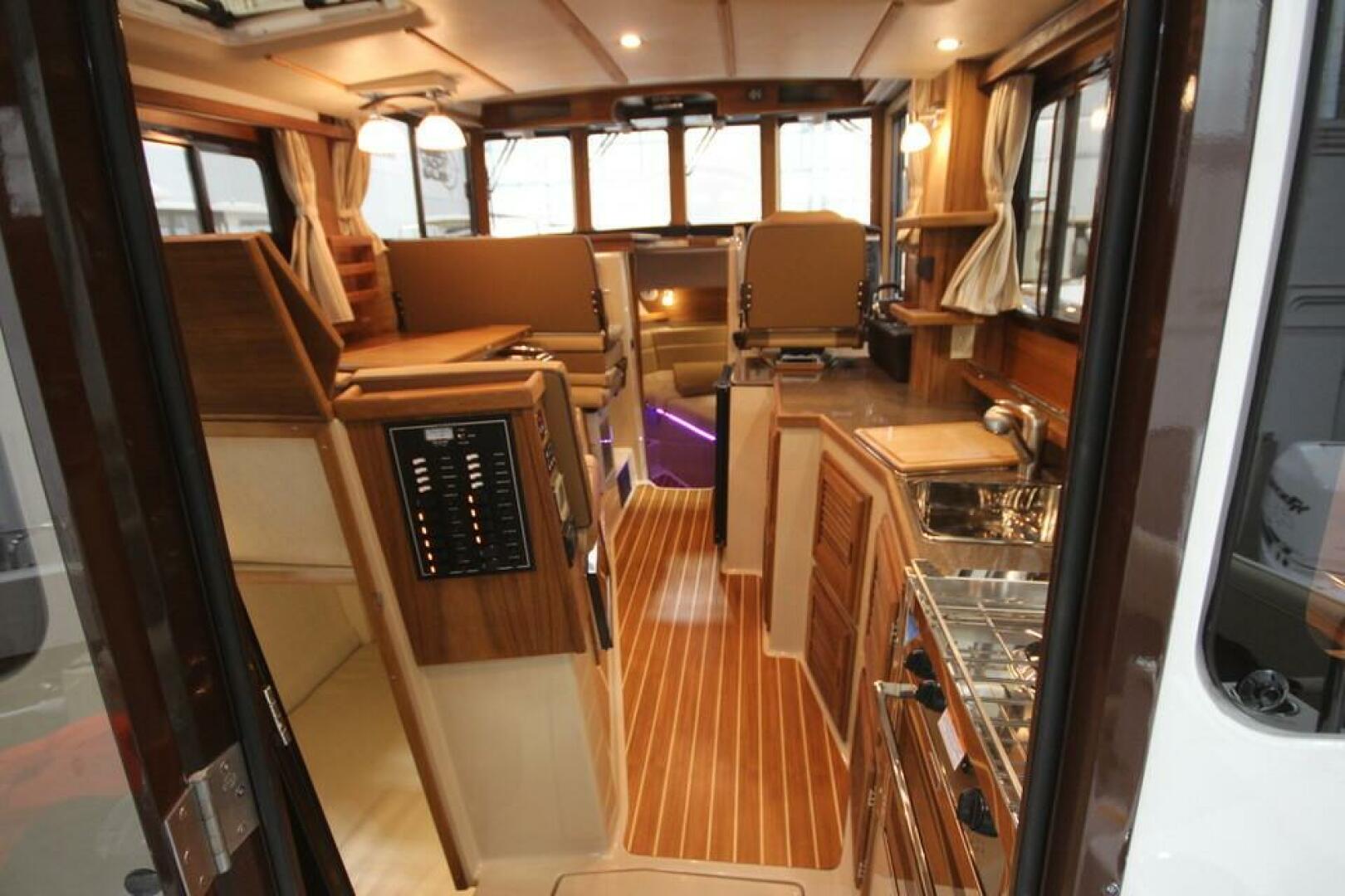 Slide: The Image of Ranger Tug R-31 Command Bridge Luxury Edition 2025 - 5157142