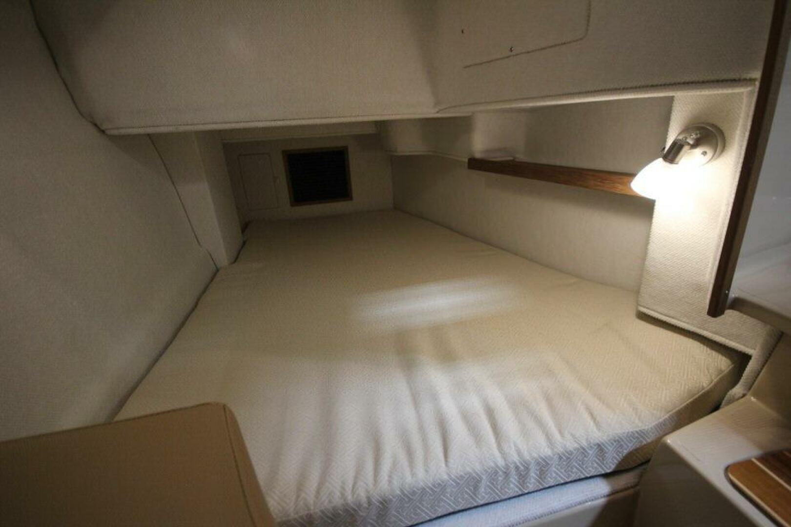 Slide: The Image of Ranger Tug R-31 Command Bridge Luxury Edition 2025 - 5157150