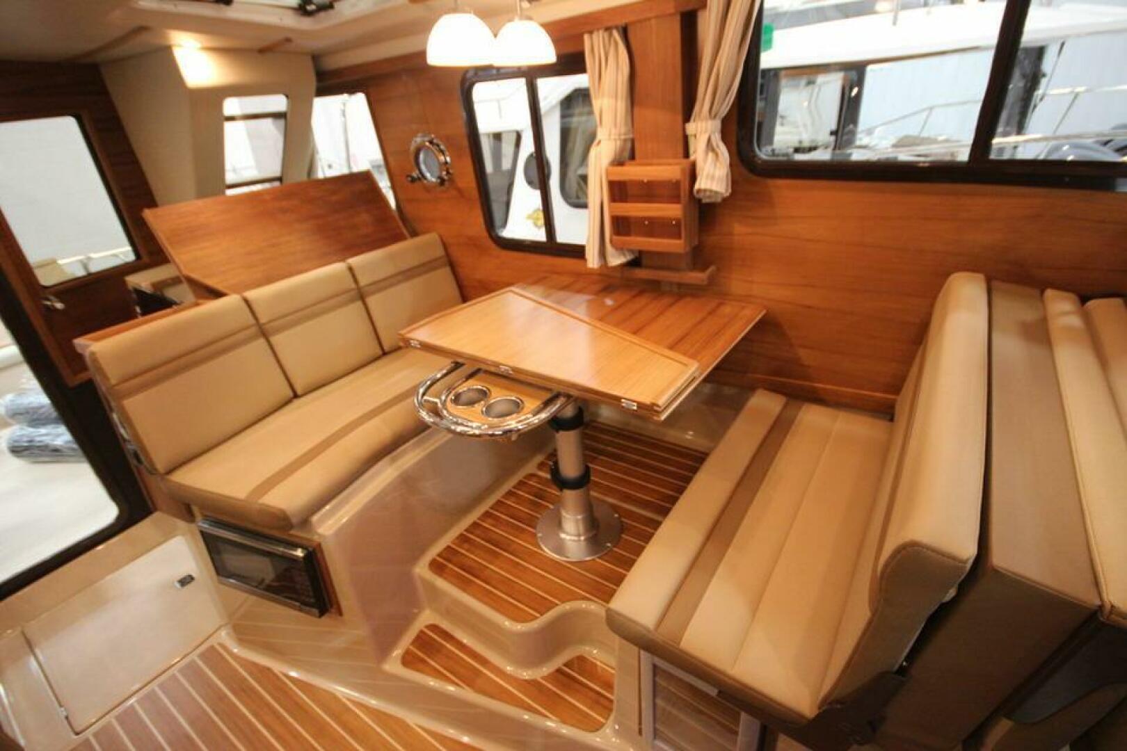 Slide: The Image of Ranger Tug R-31 Command Bridge Luxury Edition 2025 - 5157153