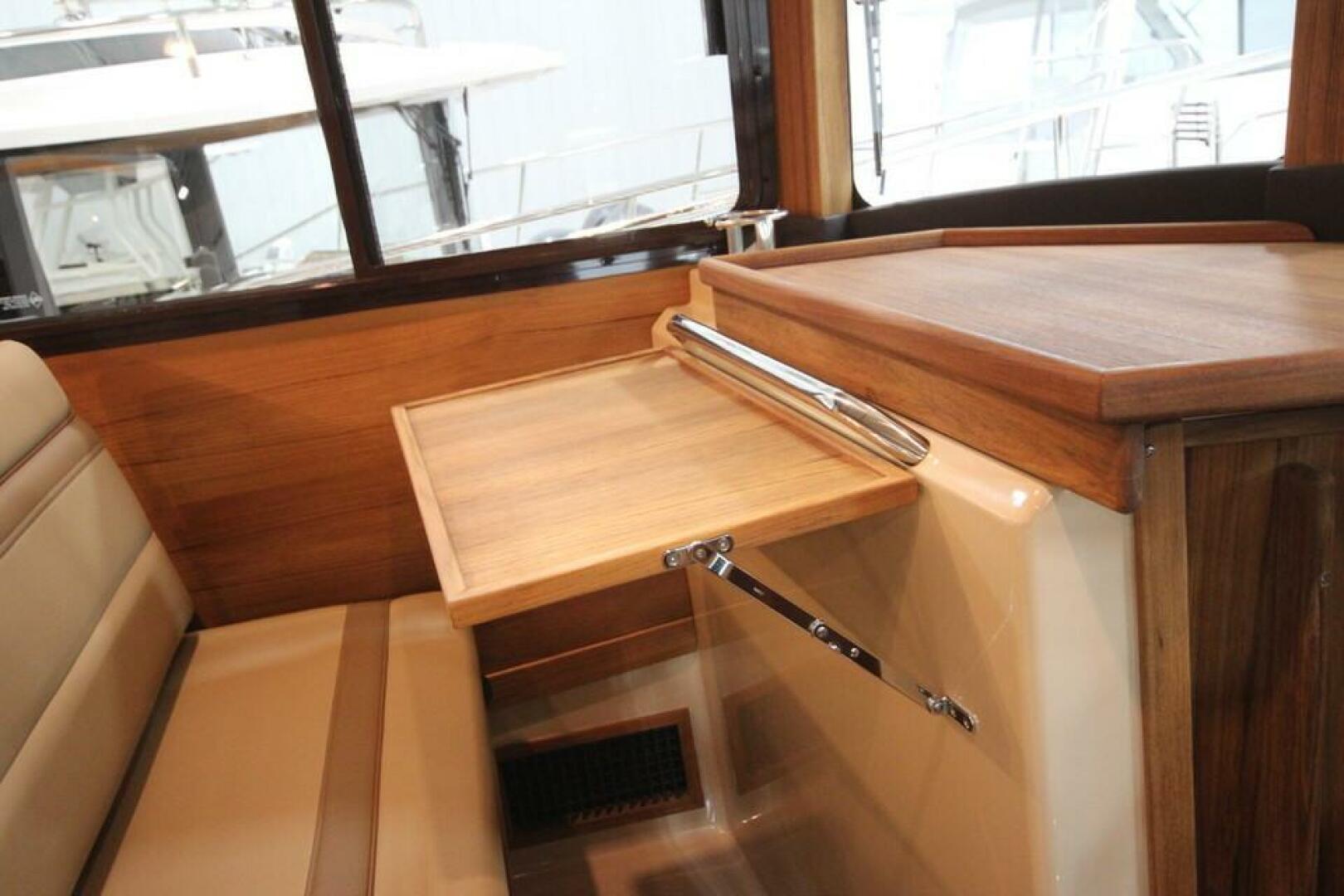 Slide: The Image of Ranger Tug R-31 Command Bridge Luxury Edition 2025 - 5157163