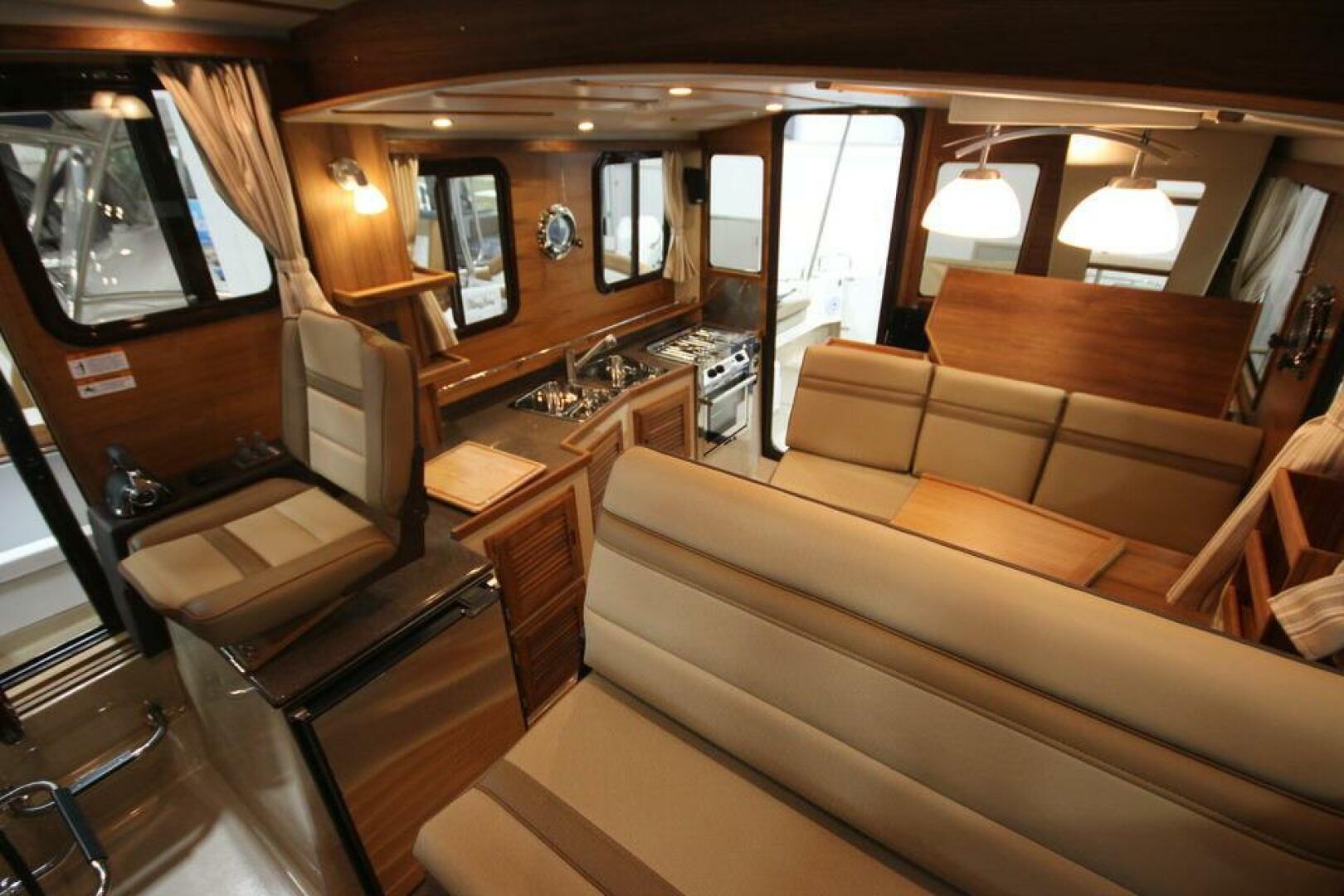 Slide: The Image of Ranger Tug R-31 Command Bridge Luxury Edition 2025 - 5157164