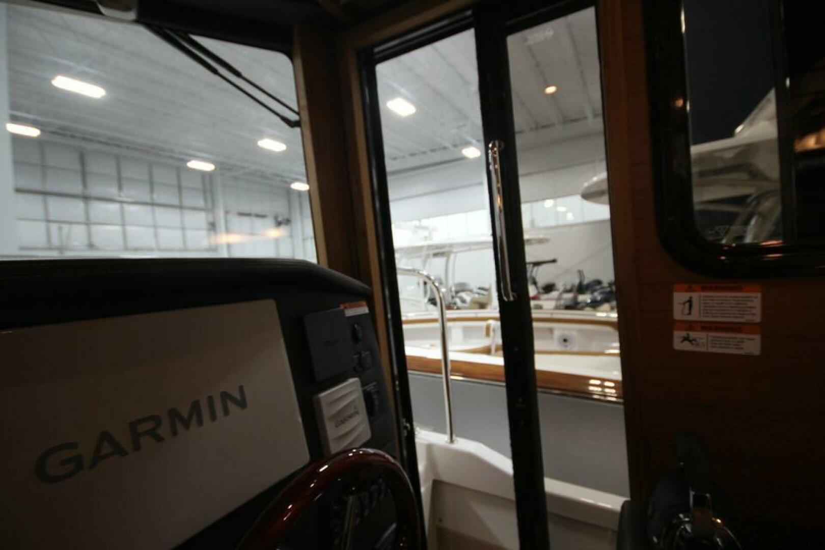 Slide: The Image of Ranger Tug R-31 Command Bridge Luxury Edition 2025 - 5157171