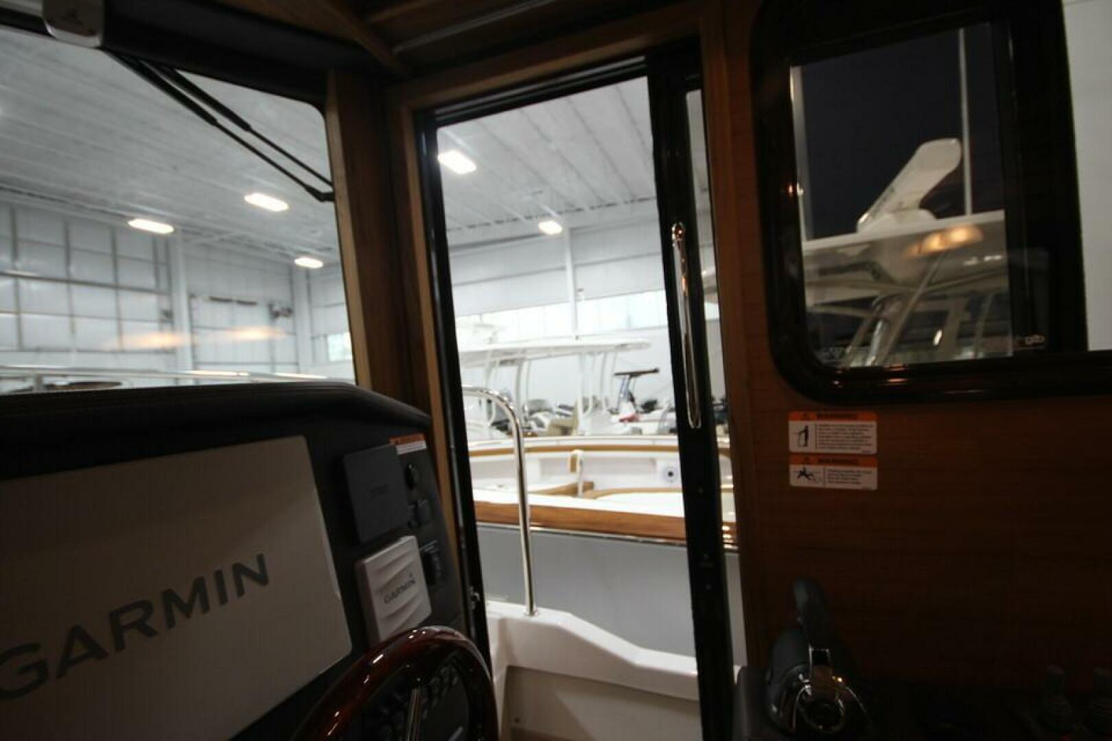 Slide: The Image of Ranger Tug R-31 Command Bridge Luxury Edition 2025 - 5157173