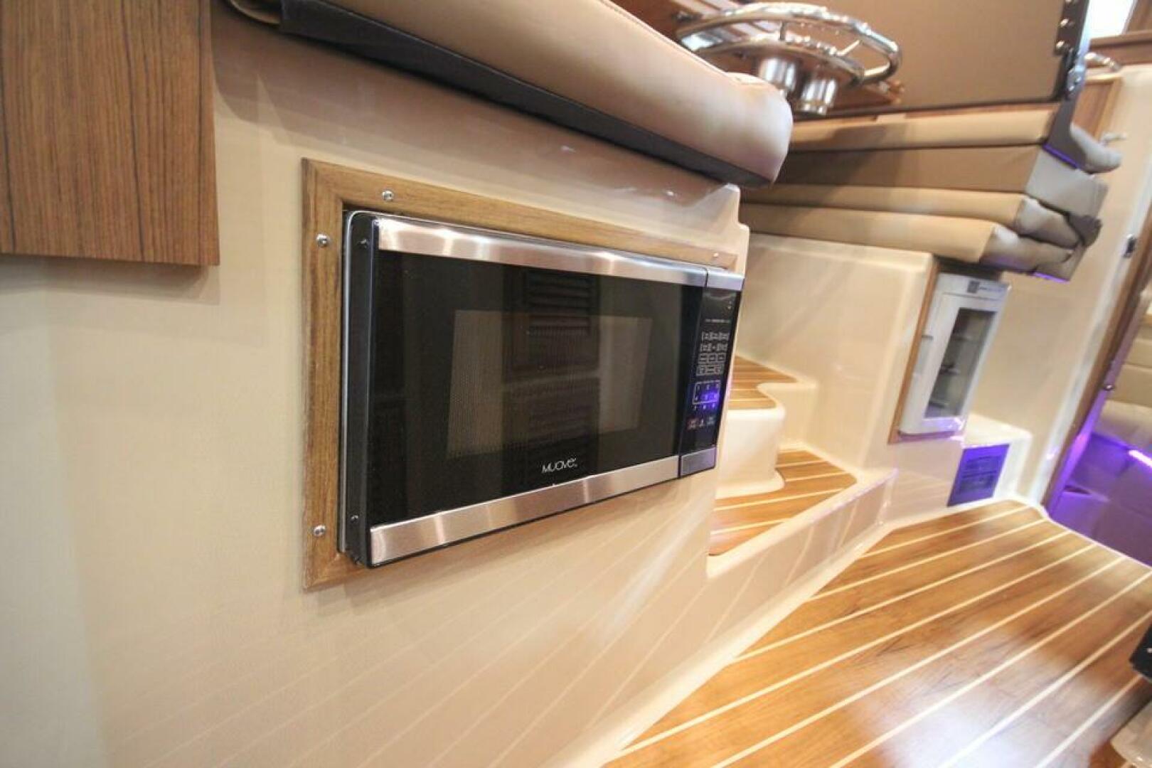 Slide: The Image of Ranger Tug R-31 Command Bridge Luxury Edition 2025 - 5157174