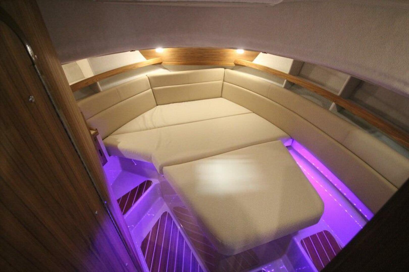 Slide: The Image of Ranger Tug R-31 Command Bridge Luxury Edition 2025 - 5157176