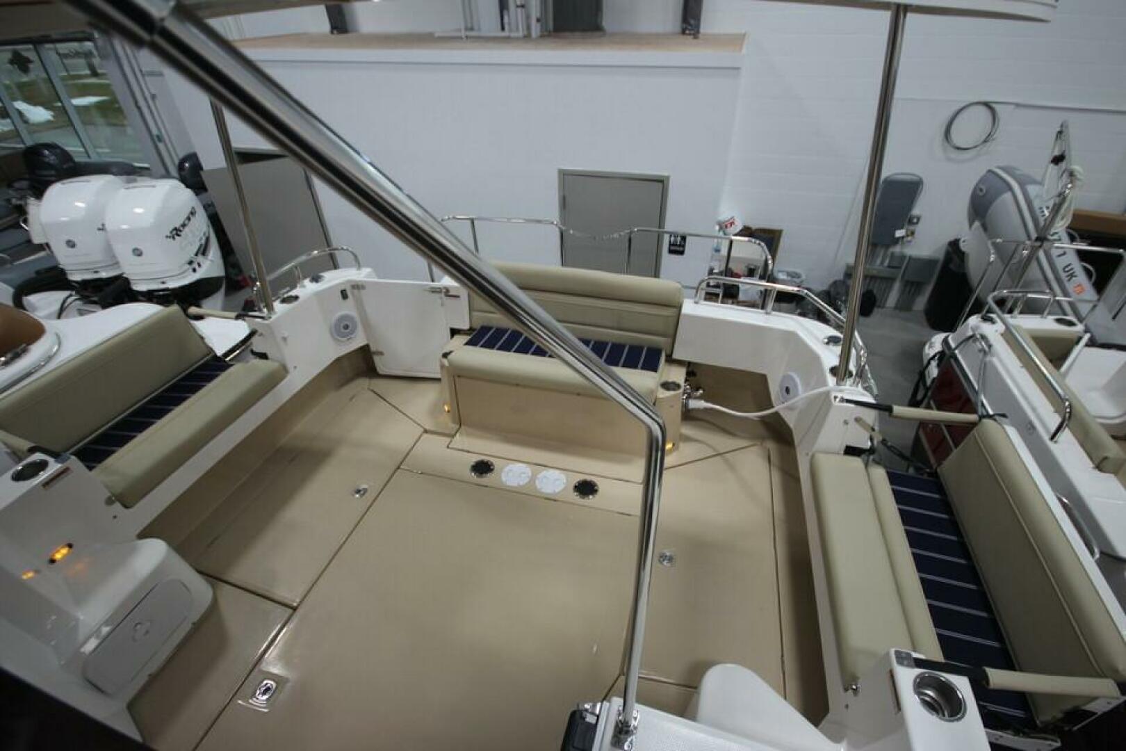 Slide: The Image of Ranger Tug R-31 Command Bridge Luxury Edition 2025 - 5157200