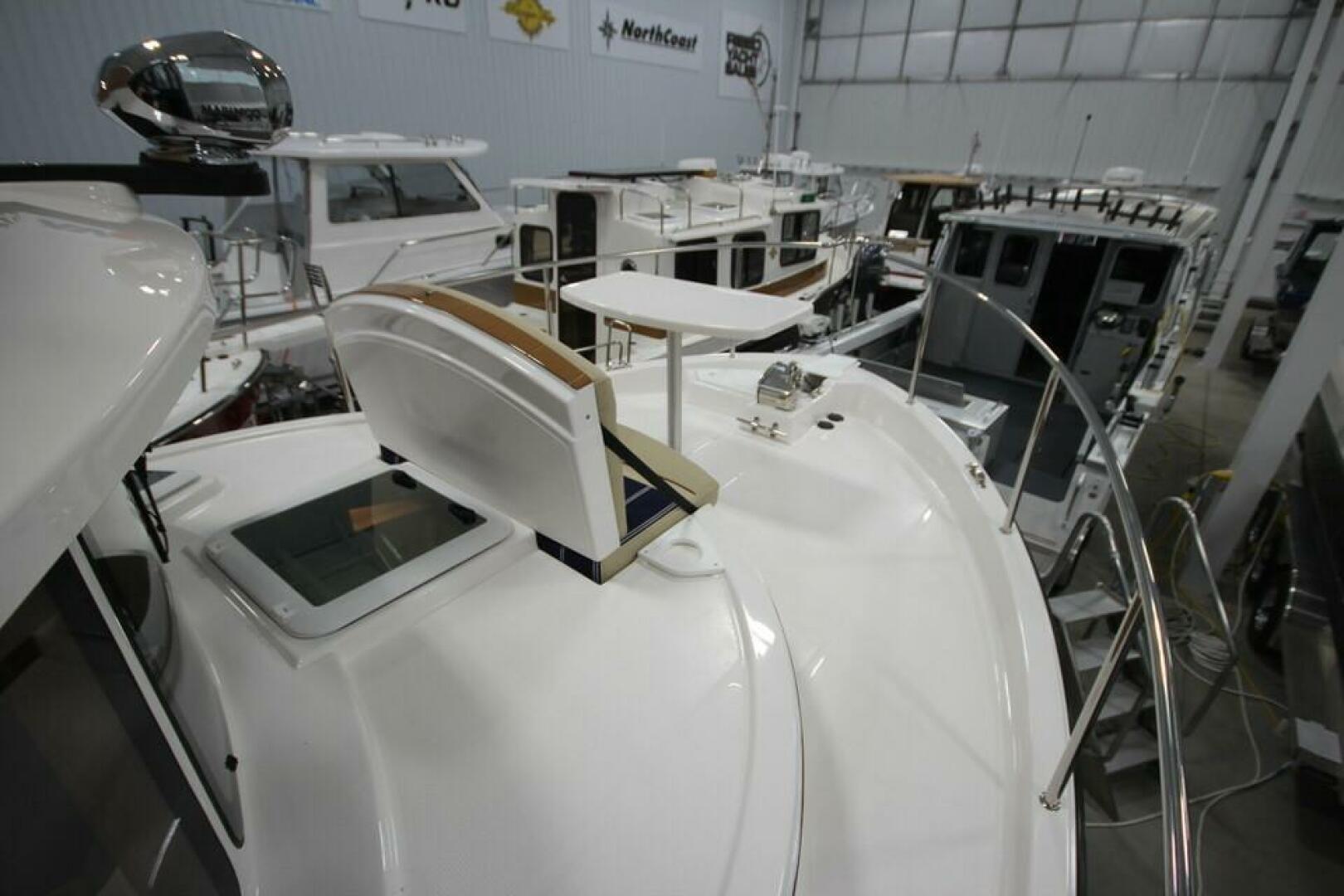 Slide: The Image of Ranger Tug R-31 Command Bridge Luxury Edition 2025 - 5157201