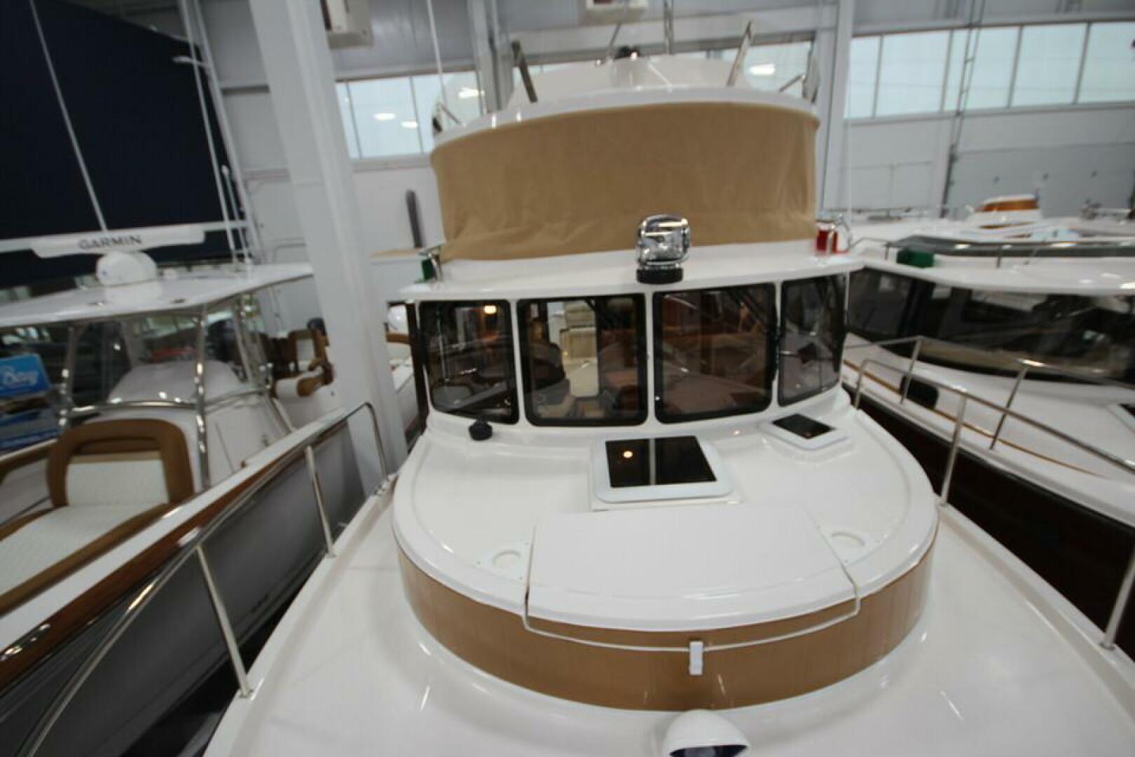 Slide: The Image of Ranger Tug R-31 Command Bridge Luxury Edition 2025 - 5157203