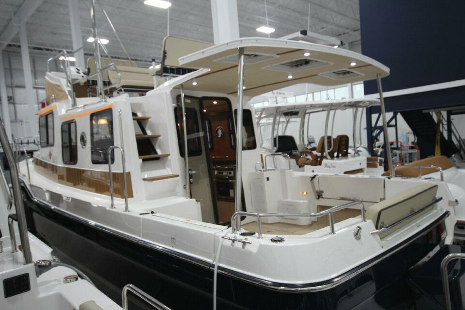 Slide: The Image of Ranger Tug R-31 Command Bridge Luxury Edition 2025 - 5157218