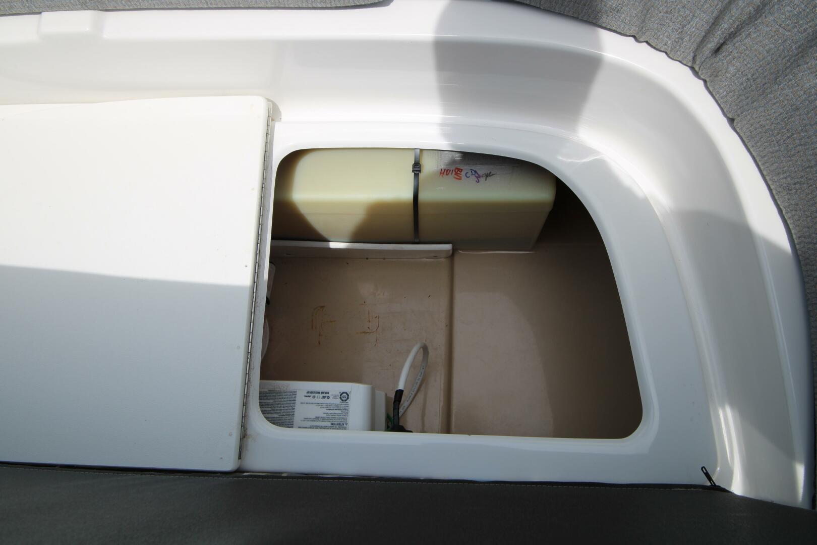 Slide: The Image of Ranger Tug R21-EC 2016 - 5279509