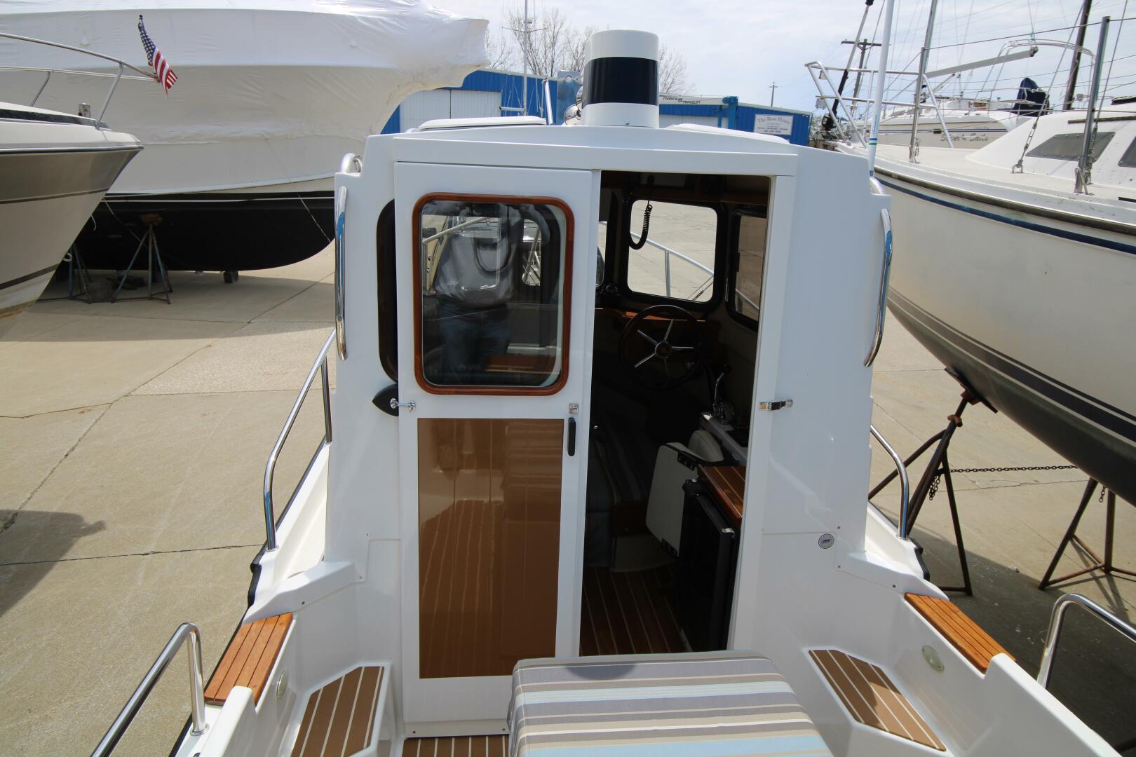 Slide: The Image of Ranger Tug R21-EC 2016 - 5279515