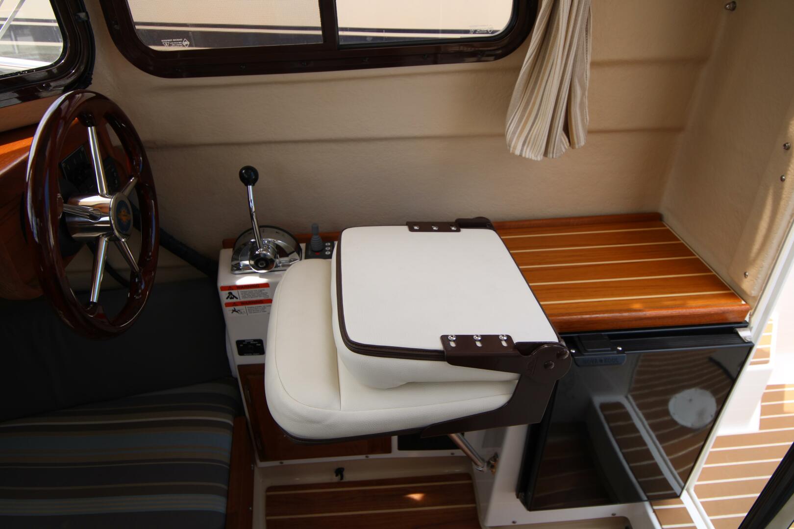 Slide: The Image of Ranger Tug R21-EC 2016 - 5279522