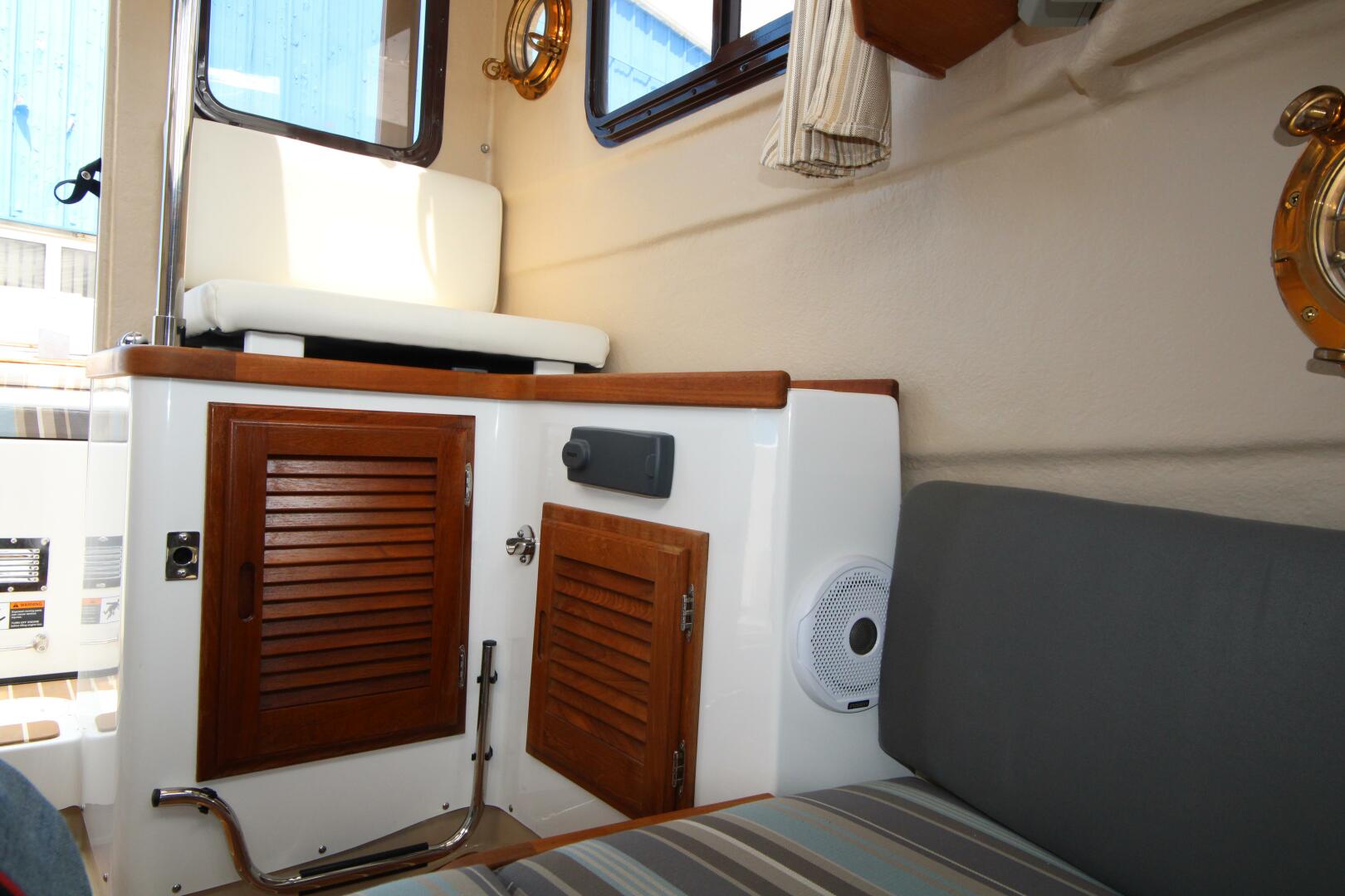 Slide: The Image of Ranger Tug R21-EC 2016 - 5279526