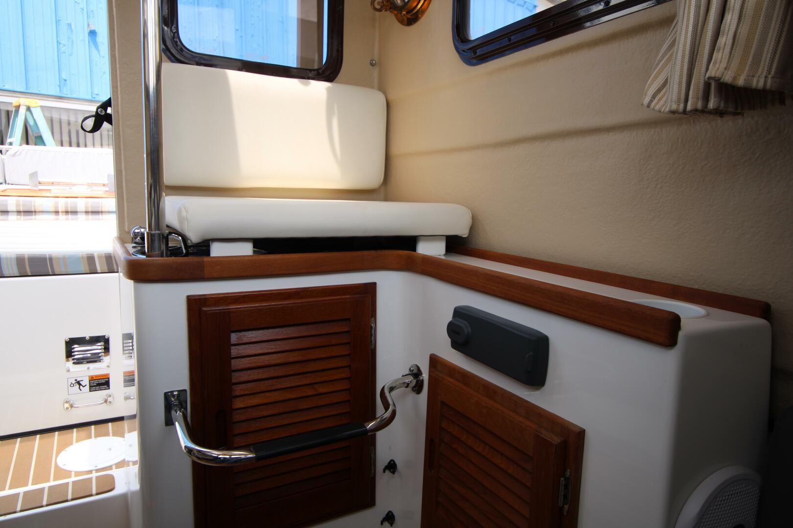 Slide: The Image of Ranger Tug R21-EC 2016 - 5279527