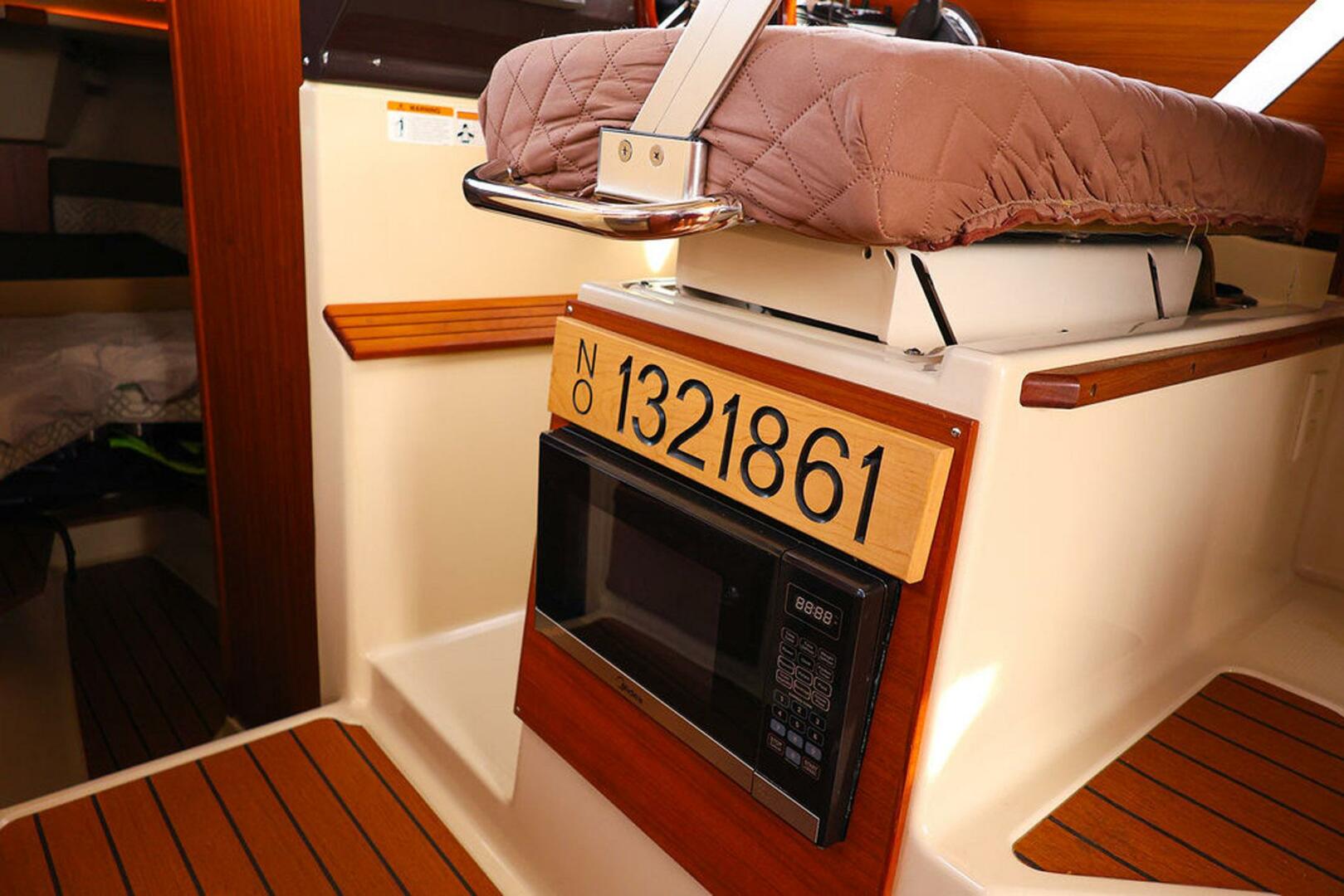 Slide: The Image of Ranger Tug R27 LE 2022 - 4765910