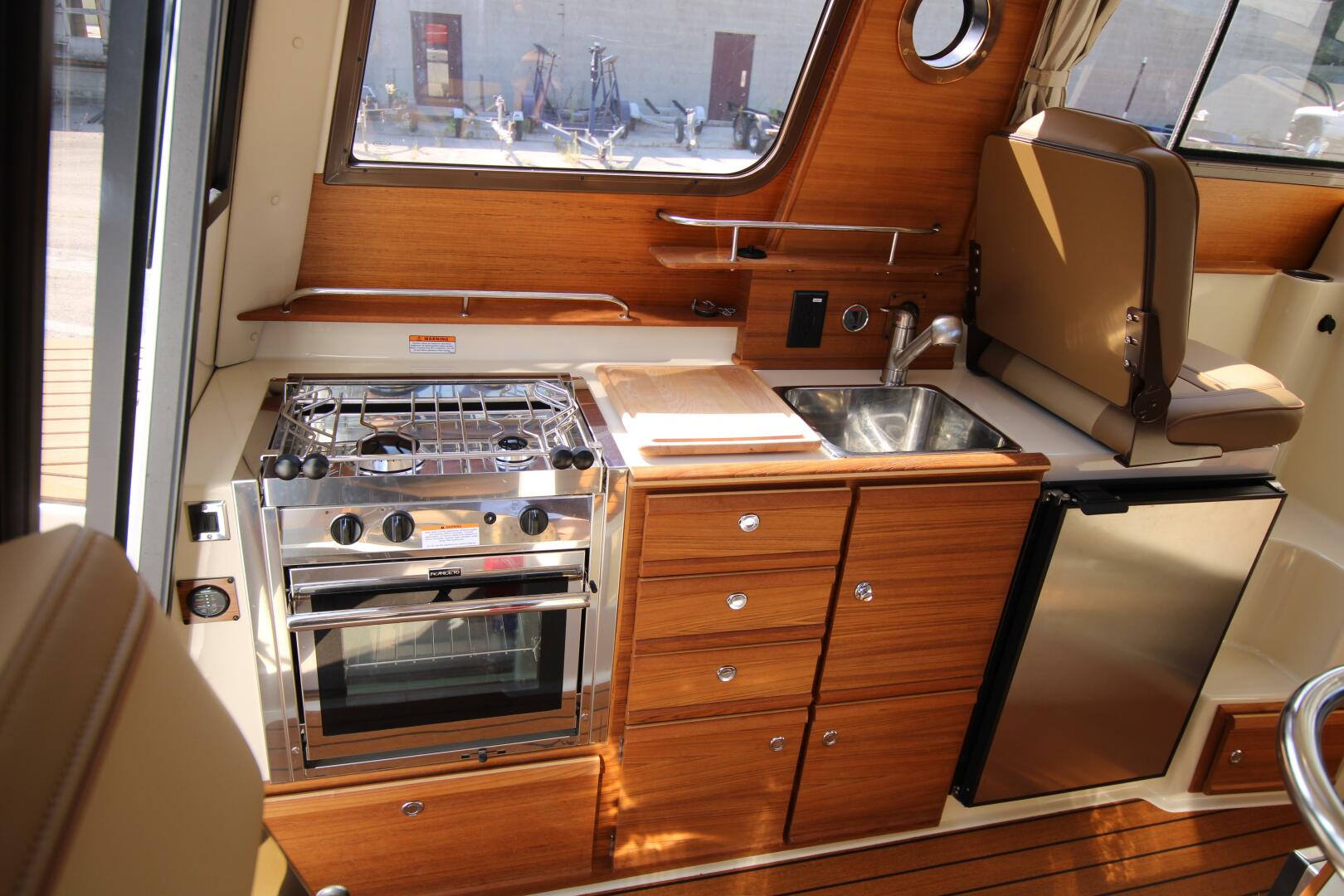 Slide: The Image of Ranger Tug R27 Luxury Edition w/ Custom Aluminum Trailer 2023 - 5181908