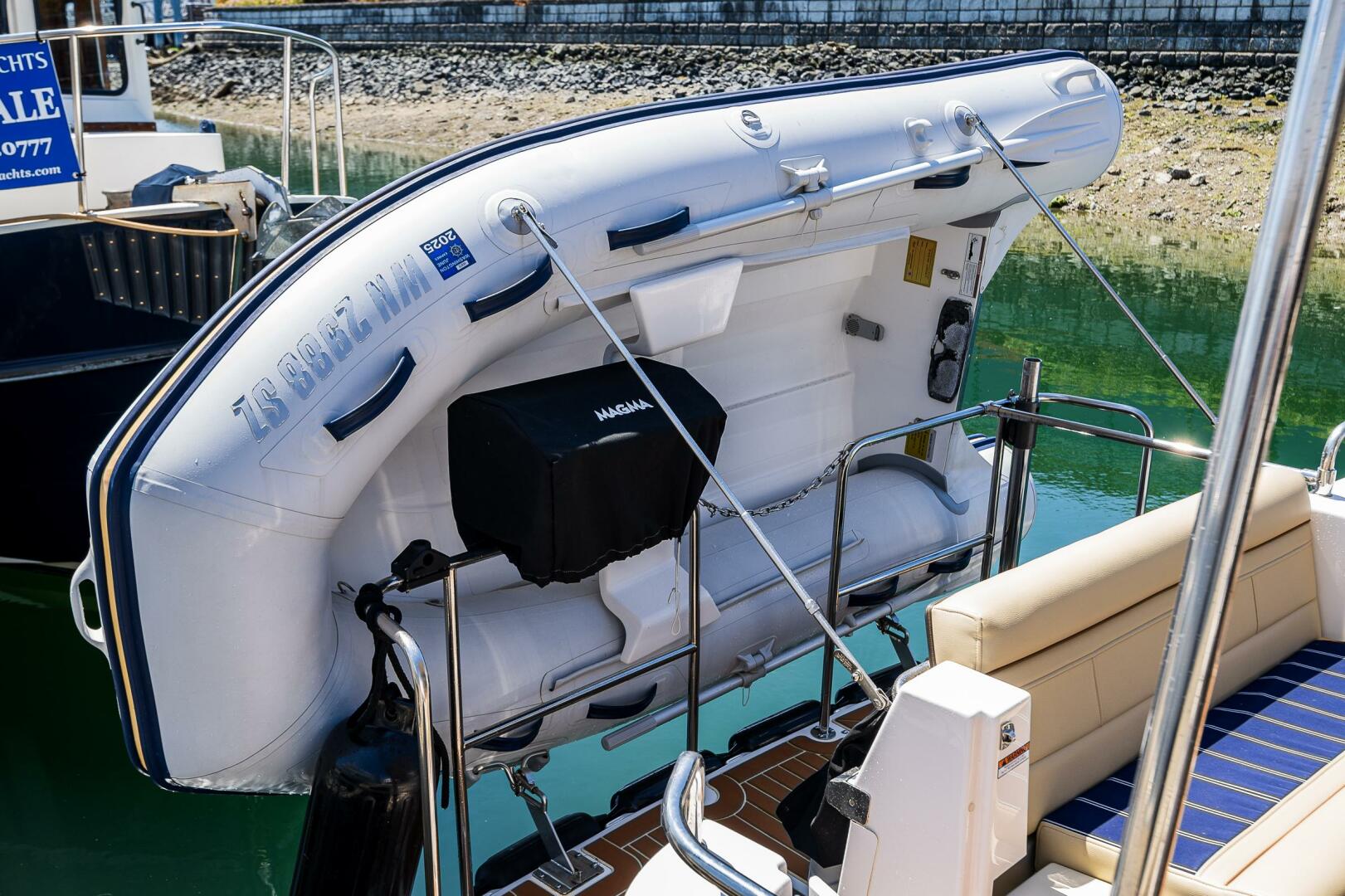 Slide: The Image of Ranger Tug R31-CB 2021 - 5503494