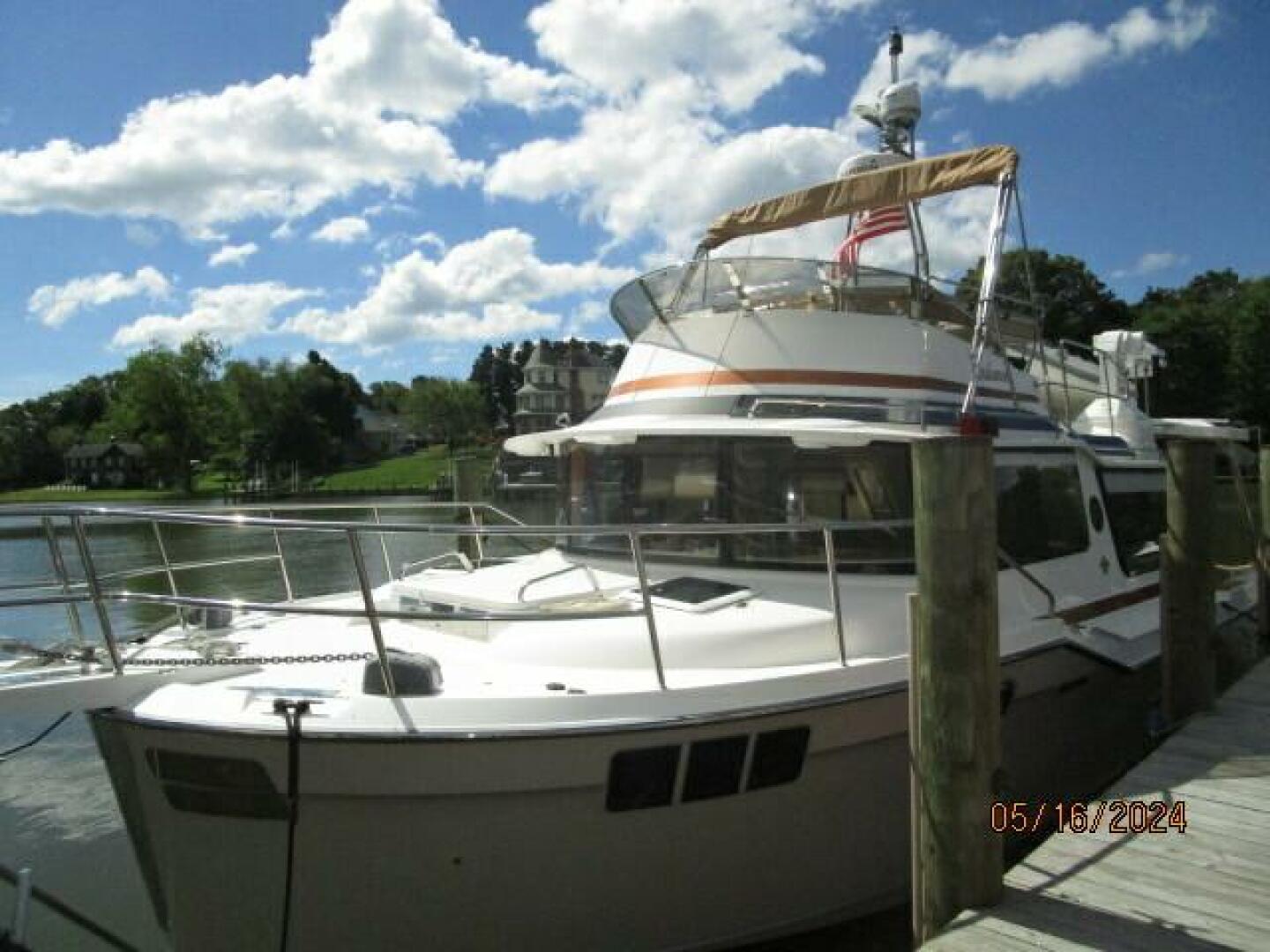 Slide: The Image of 43' Ranger Tugs port forward profile - 4375200