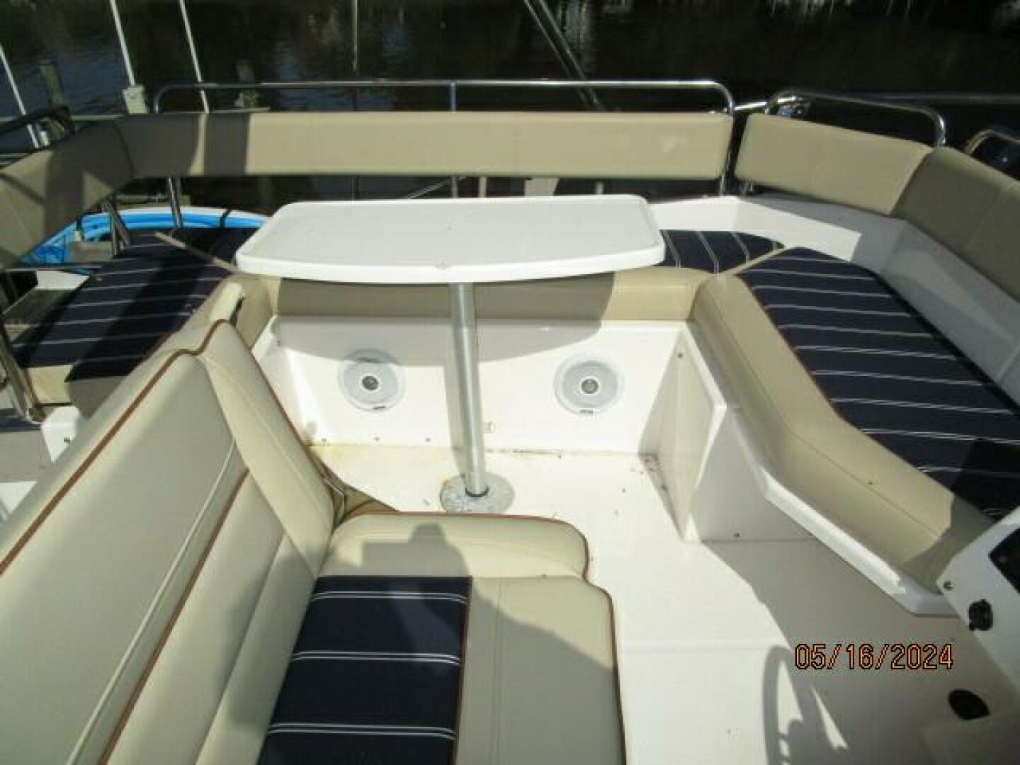 Slide: The Image of 43' Ranger Tugs flybridge port - 4375163