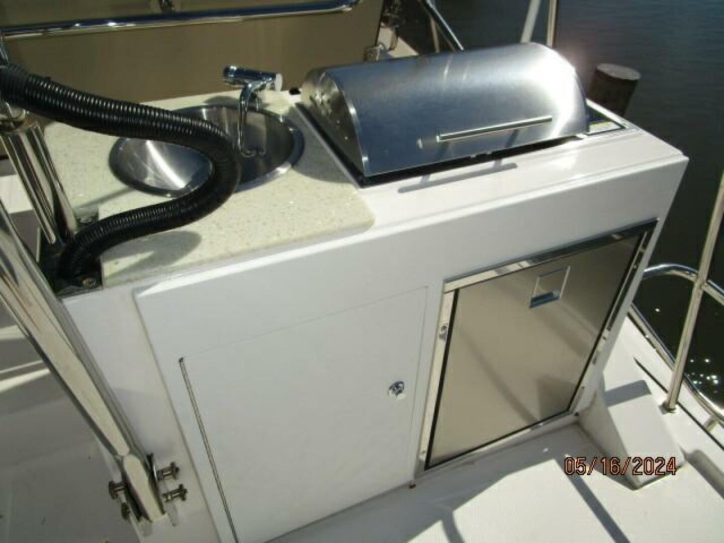 Slide: The Image of 43' Ranger Tugs flybridge wetbar - 4375166