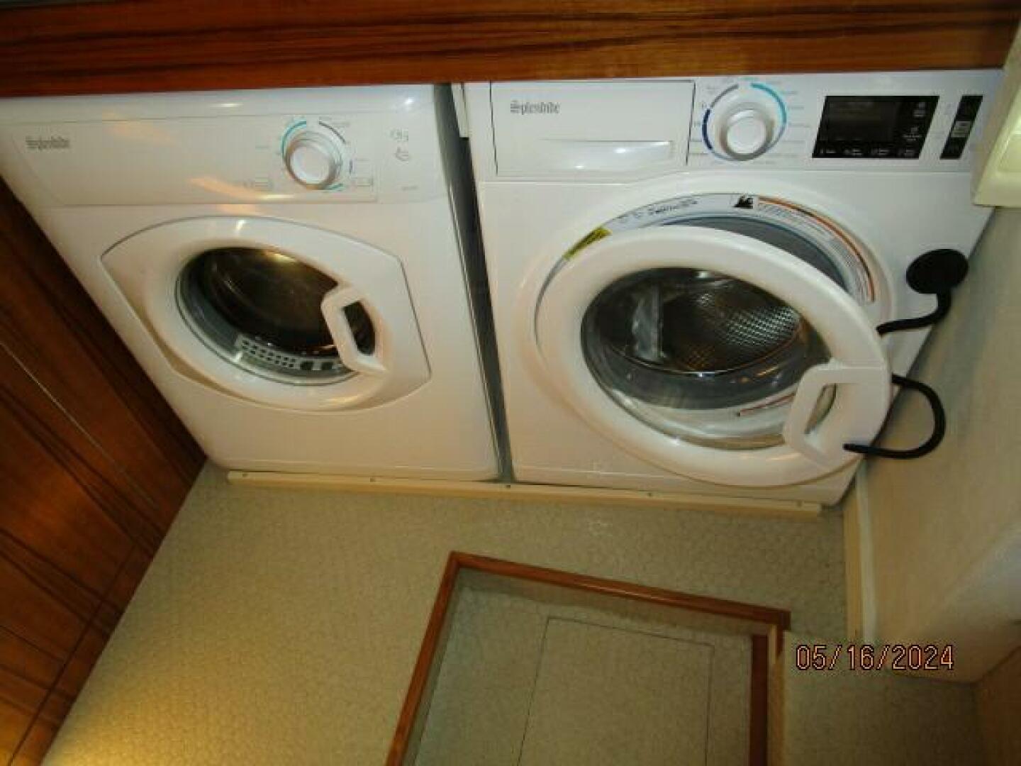 Slide: The Image of 43' Ranger Tugs washer-dryer - 4375235