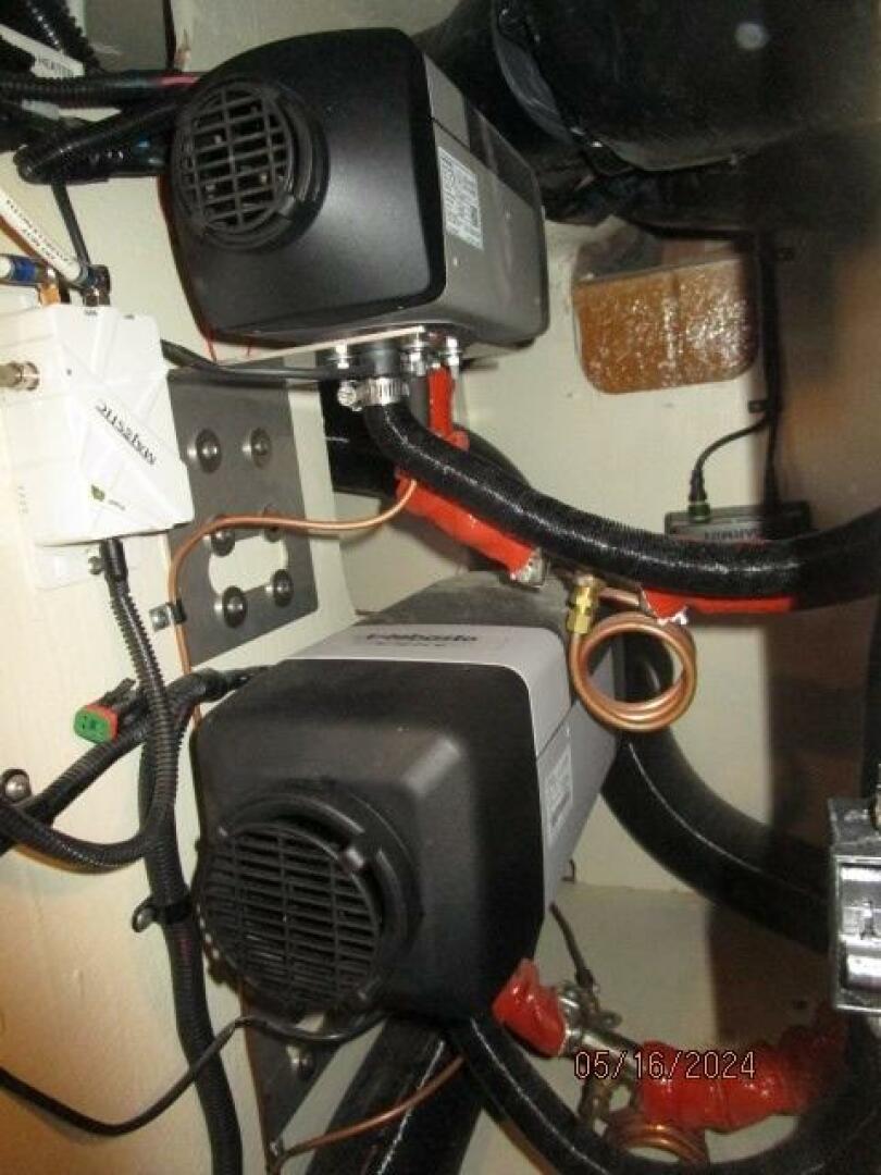 Slide: The Image of 43' Ranger Tugs diesel powered heating system - 4375237
