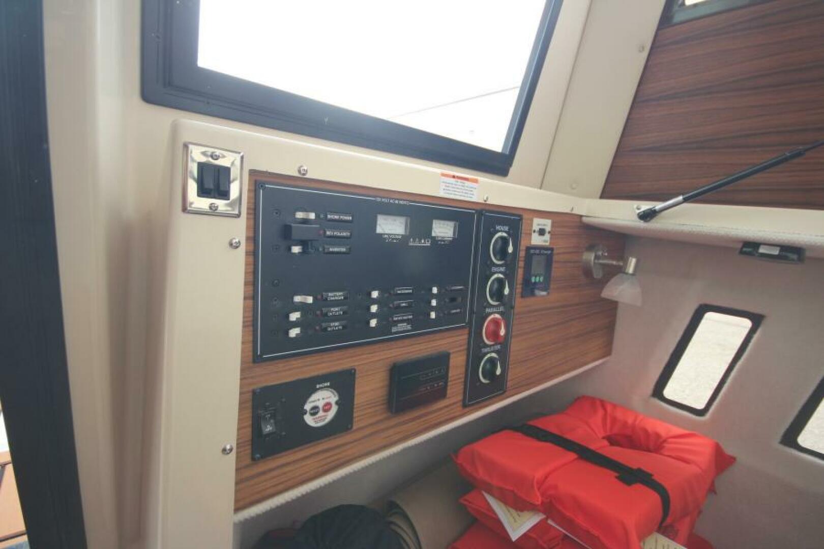 Slide: The Image of Ranger Tugs R-25 Luxury Edition 2025 - 5177032